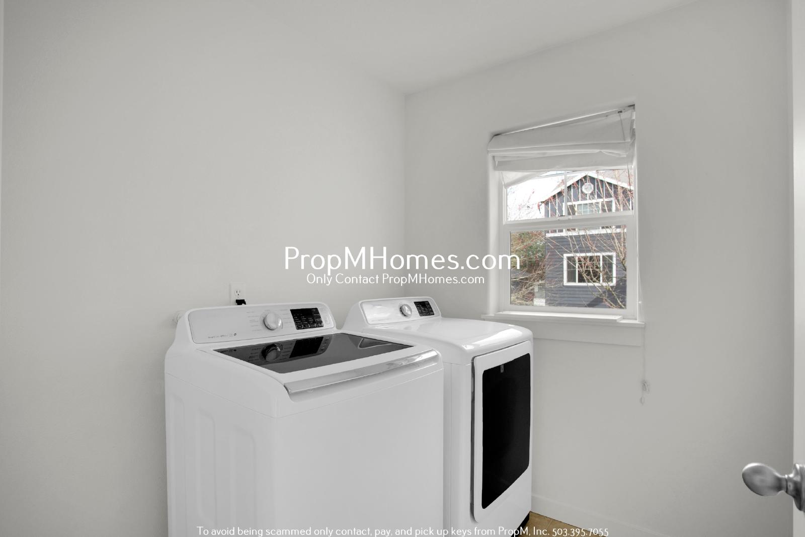 Spacious Bull Mountain 4 Bedroom Home - Huge Yard! property image