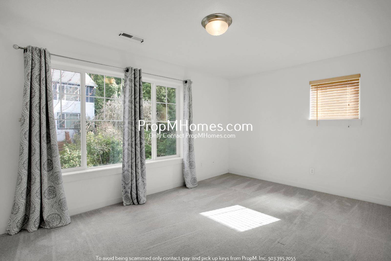 Spacious Bull Mountain 4 Bedroom Home - Huge Yard! property image