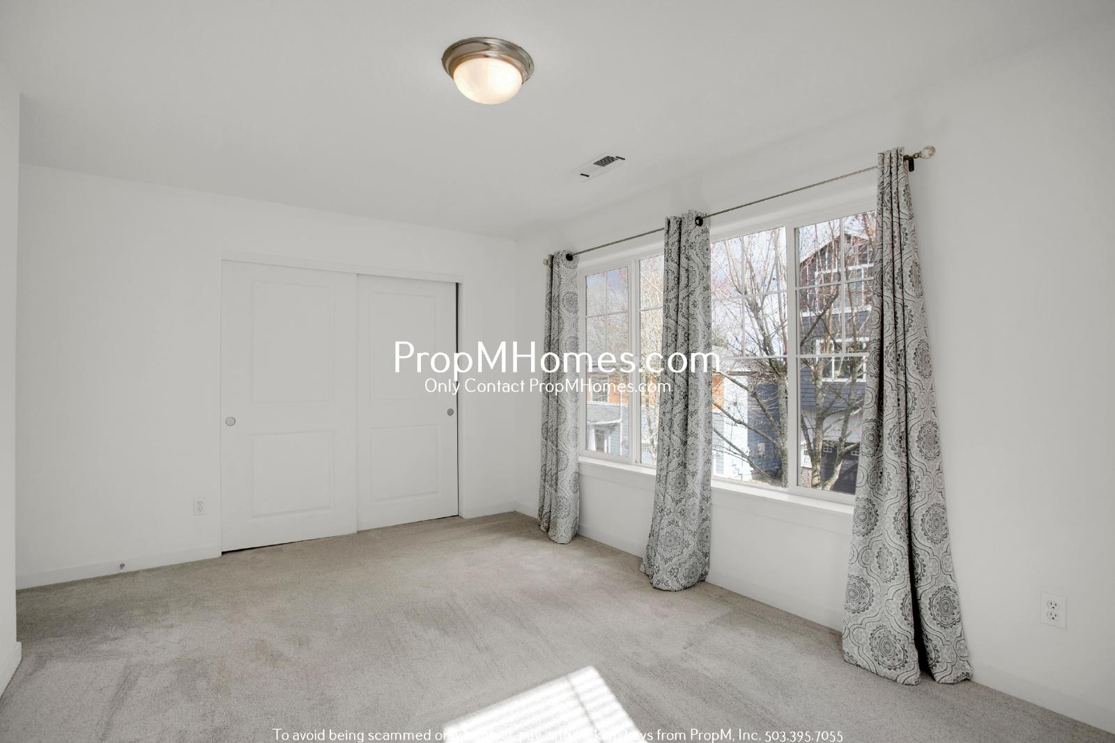 Spacious Bull Mountain 4 Bedroom Home - Huge Yard! property image