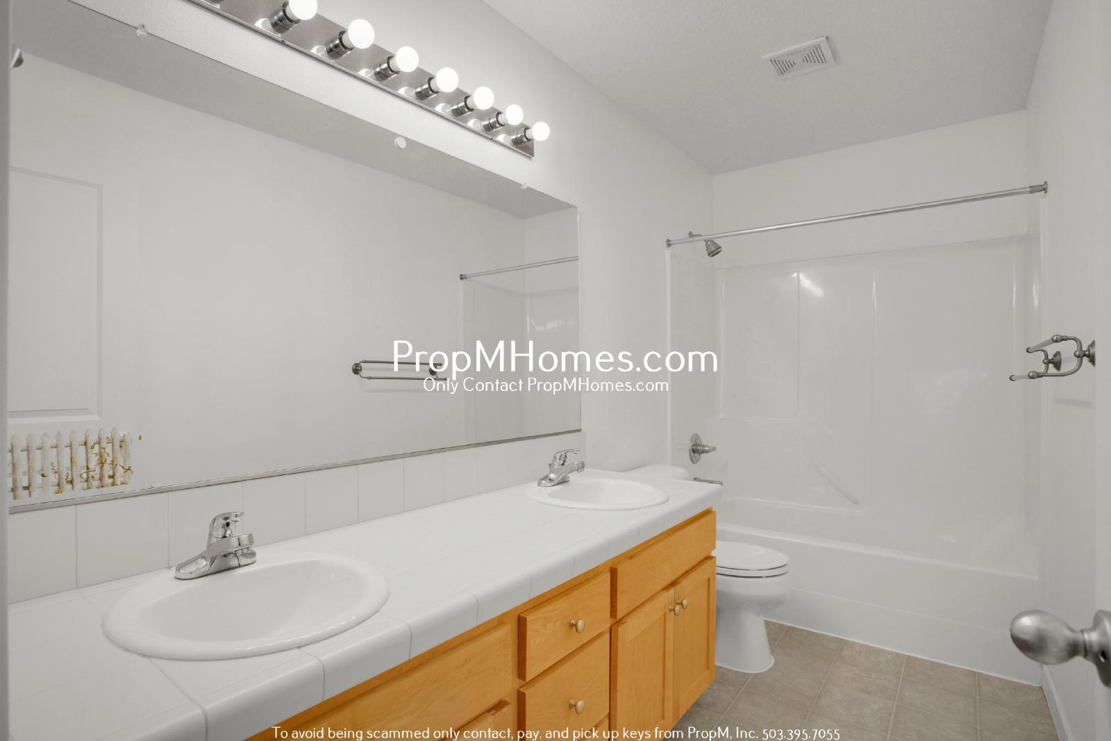 Spacious Bull Mountain 4 Bedroom Home - Huge Yard! property image