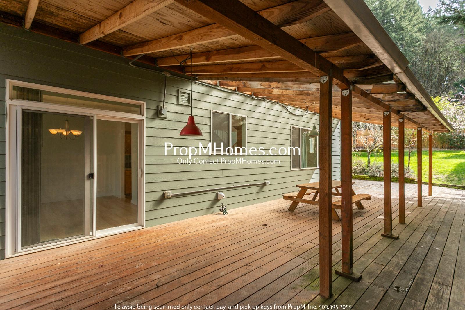 Spacious Bull Mountain 4 Bedroom Home - Huge Yard! property image