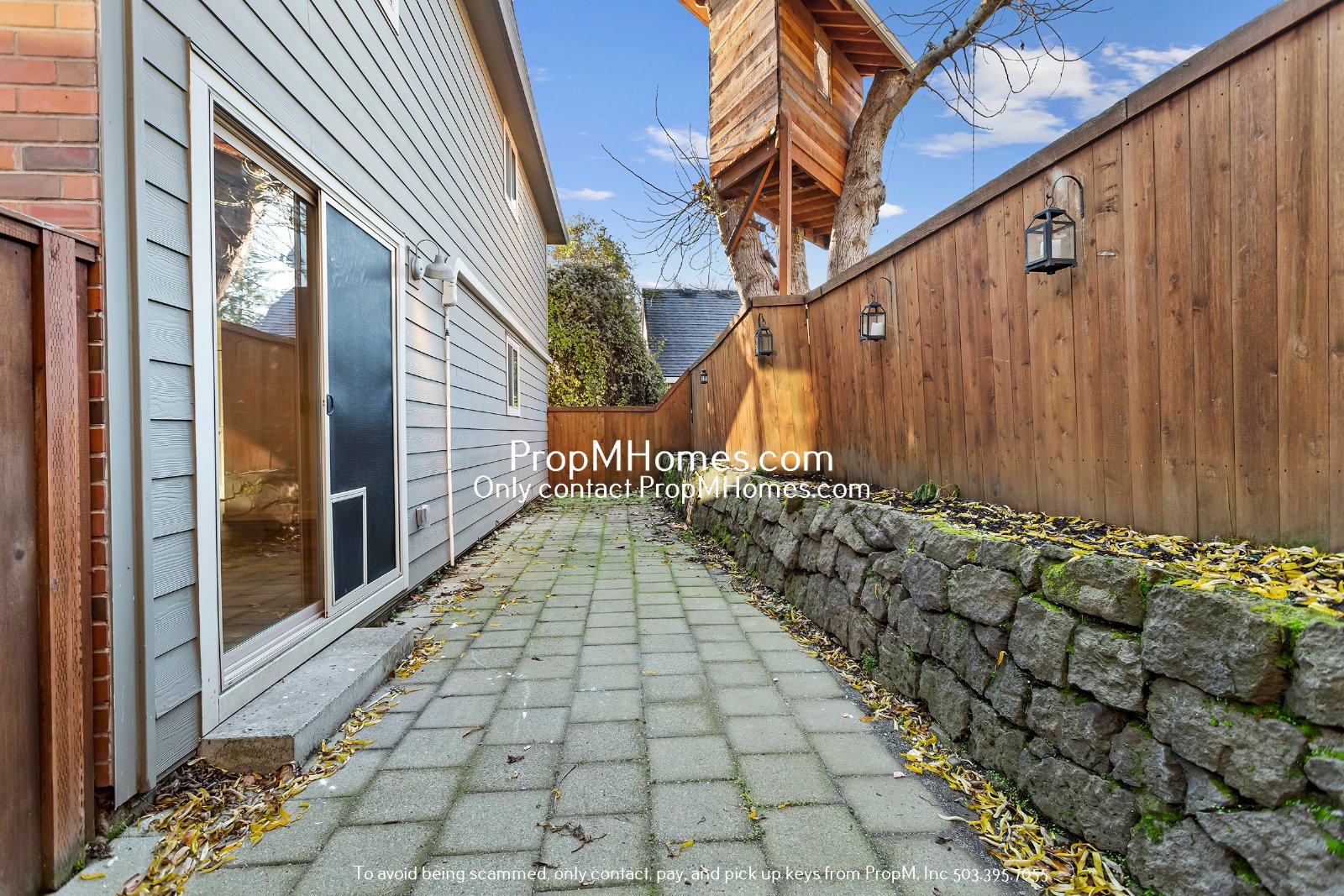 Wonderful Two Bedroom Condo In SE Portland! property image