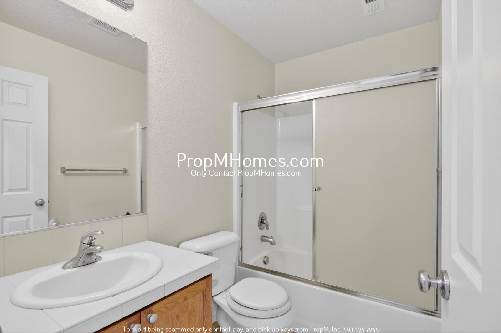 Spacious Three Bedroom Townhome in the Heart of Beaverton! property image