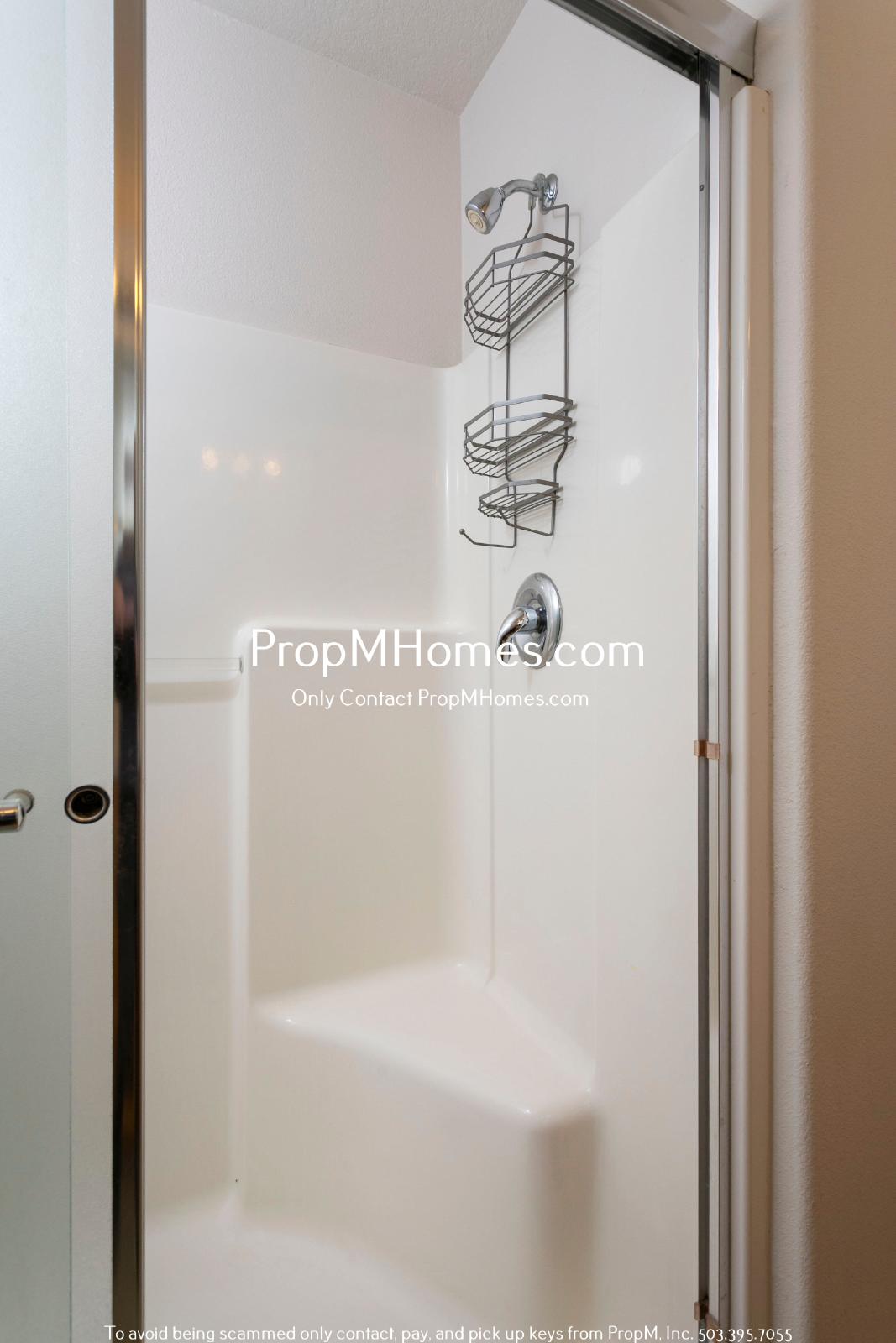 Spacious Three Bedroom Townhome in the Heart of Beaverton! property image