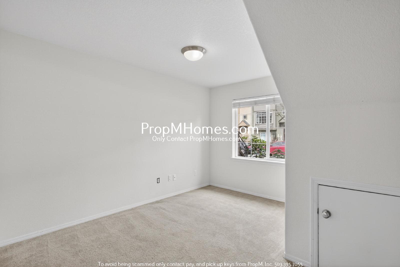 Spacious Three Bedroom Townhome in the Heart of Beaverton! property image