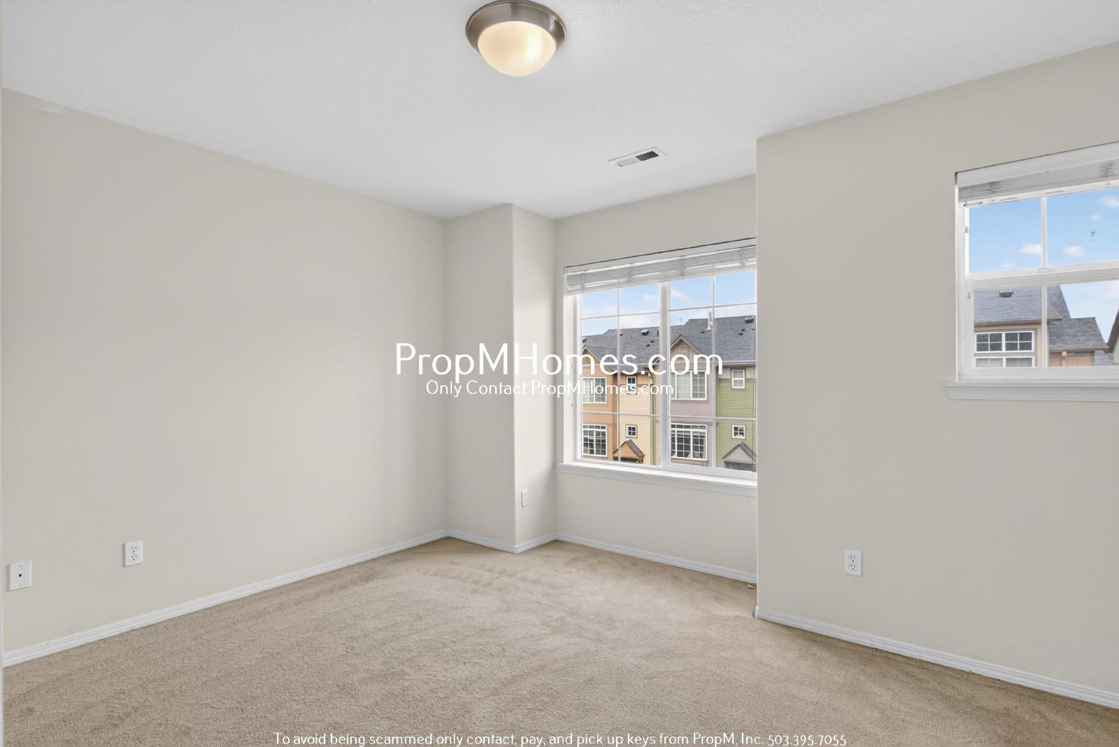 Spacious Three Bedroom Townhome in the Heart of Beaverton! property image