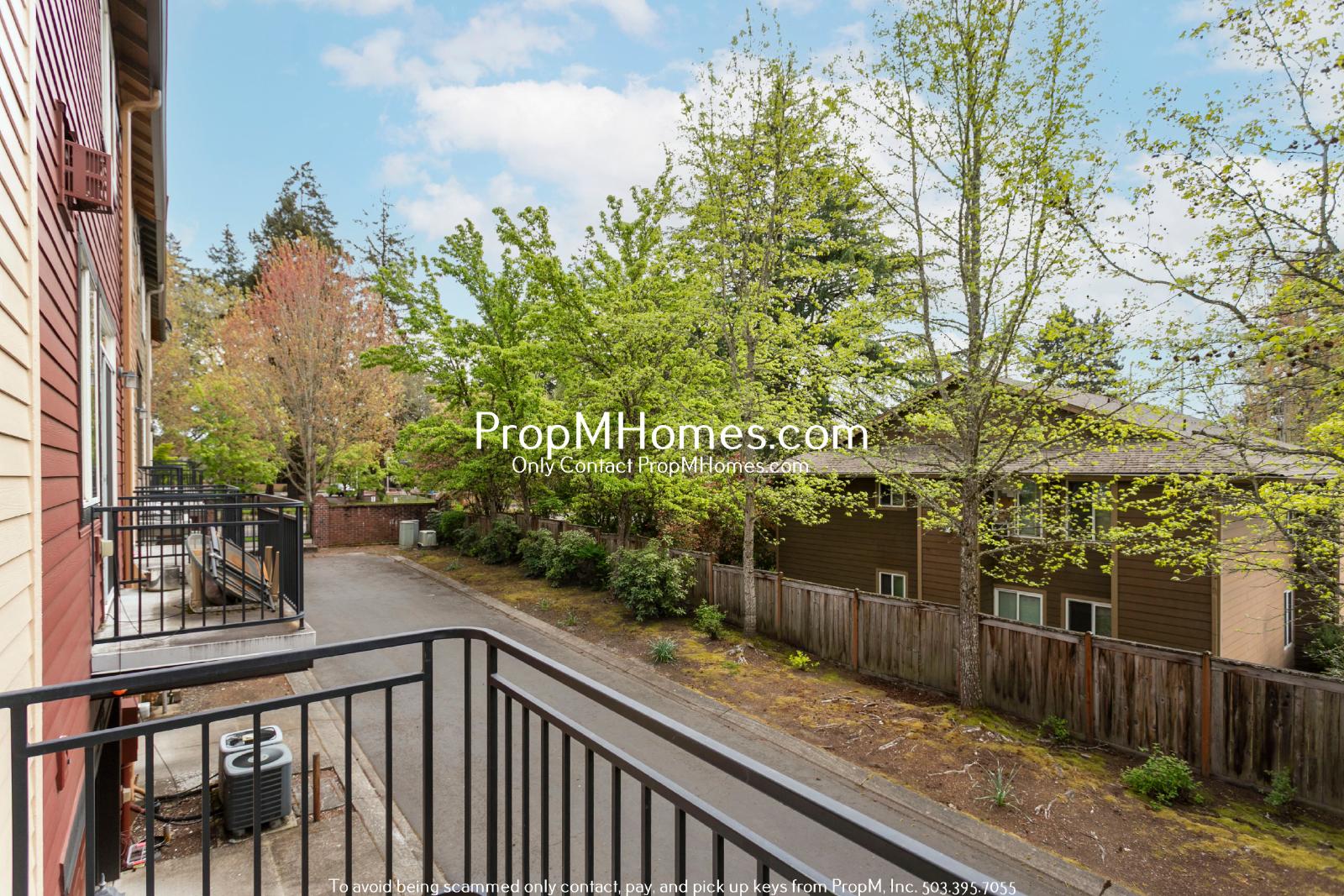 Spacious Three Bedroom Townhome in the Heart of Beaverton! property image