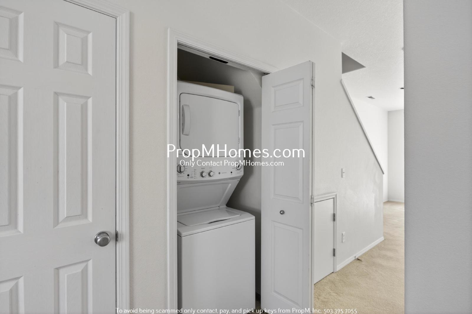Spacious Three Bedroom Townhome in the Heart of Beaverton! property image