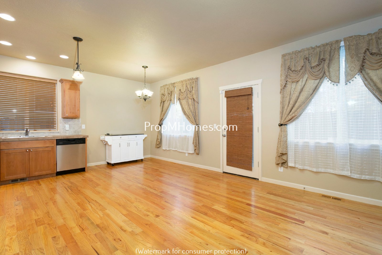 Charming Four Bedroom Home in Beaverton on Quiet Cul-De-Sac! property image