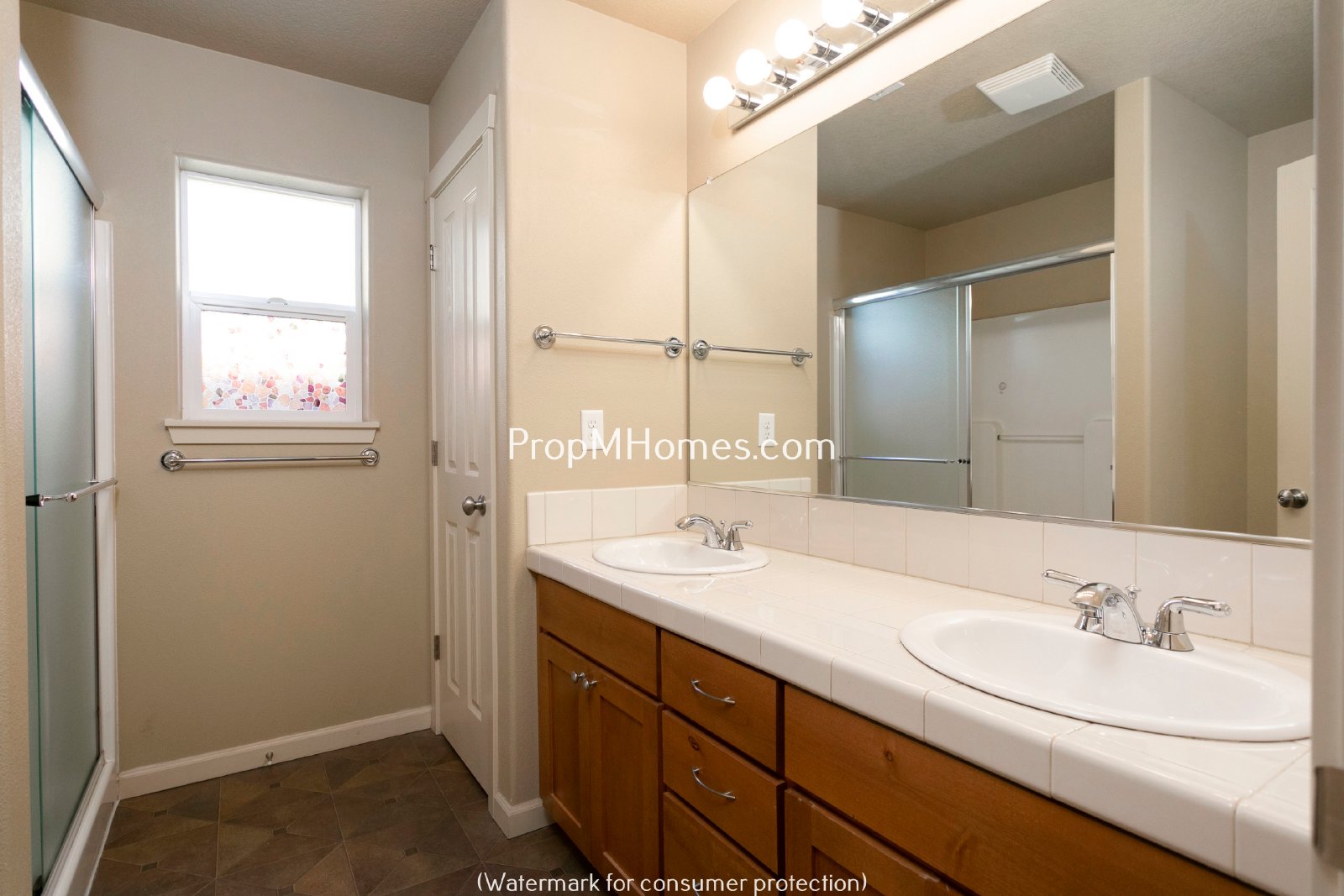 Charming Four Bedroom Home in Beaverton on Quiet Cul-De-Sac! property image