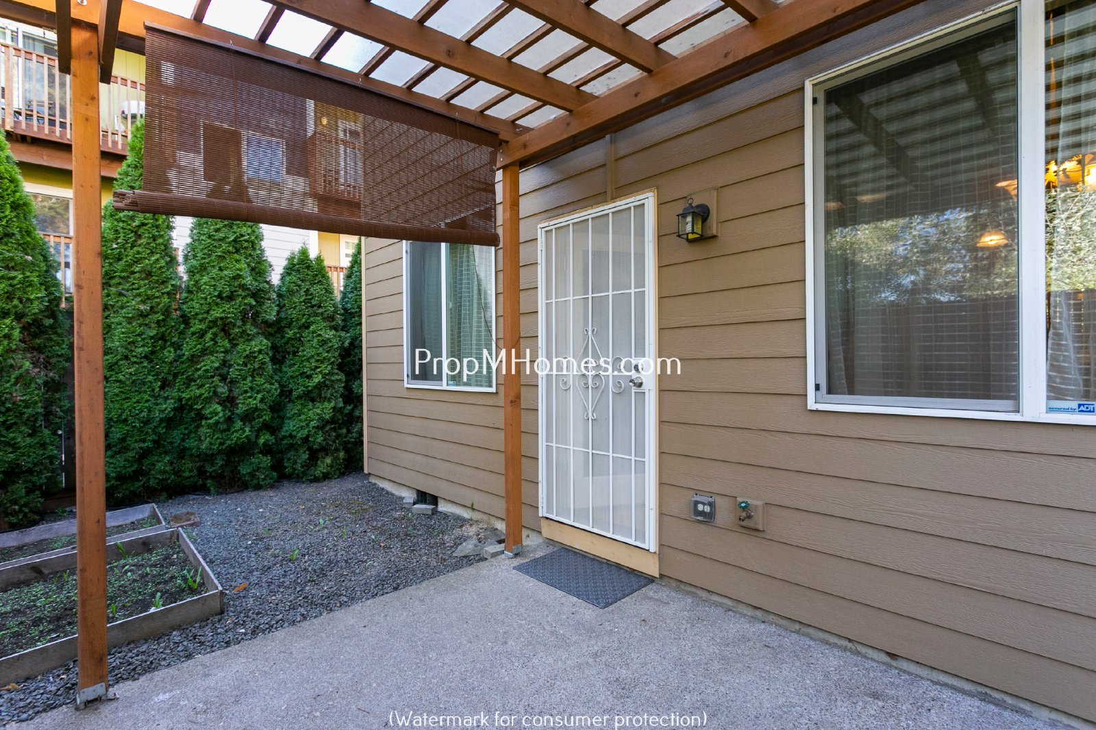 Charming Four Bedroom Home in Beaverton on Quiet Cul-De-Sac! property image