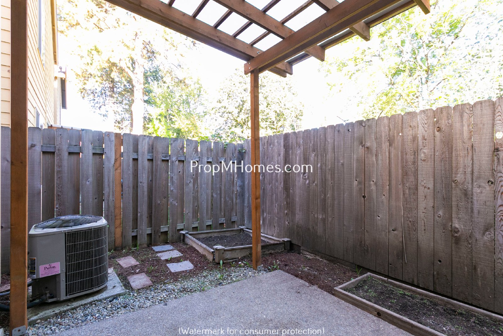 Charming Four Bedroom Home in Beaverton on Quiet Cul-De-Sac! property image