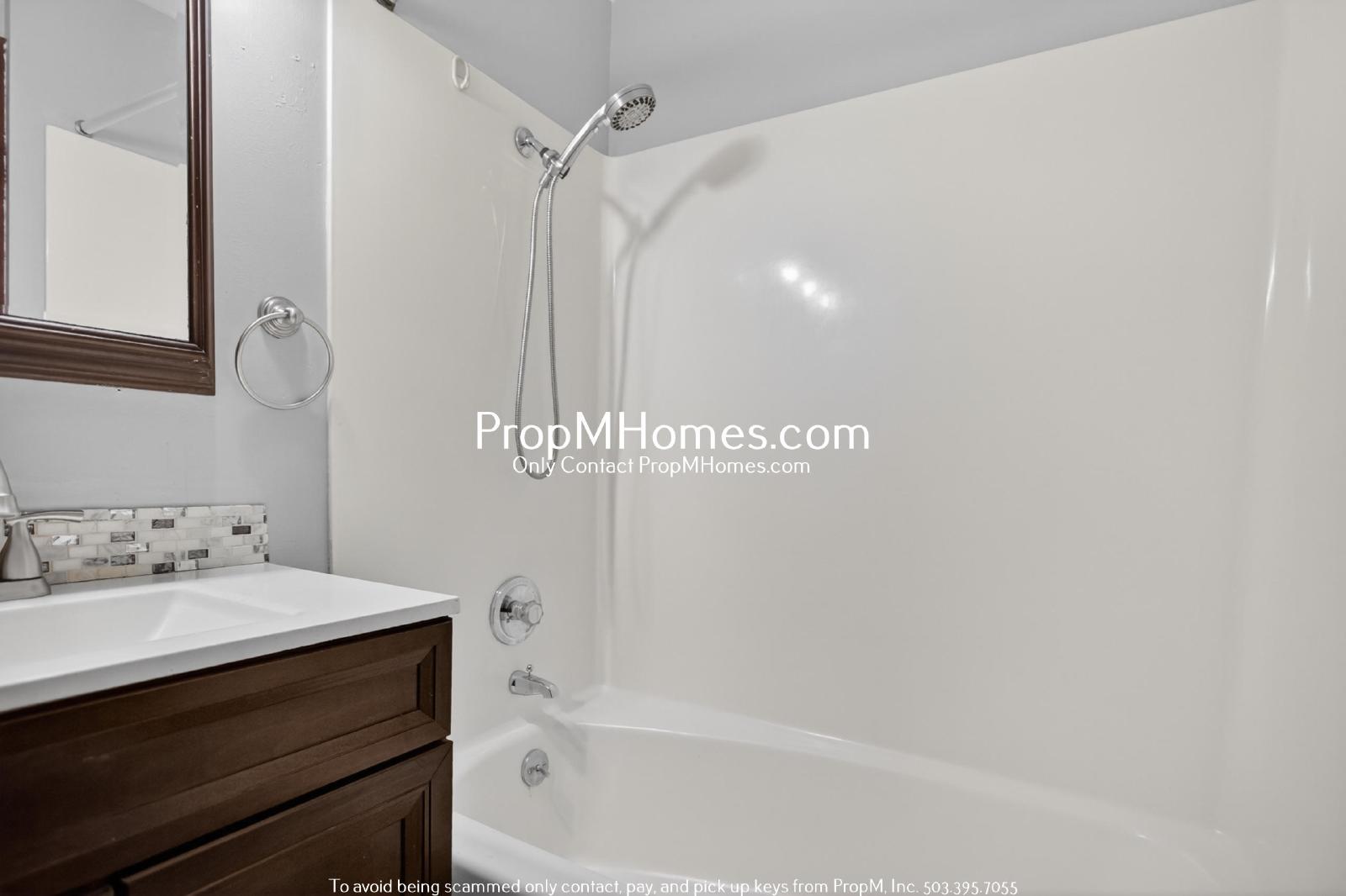Cozy Three Bedroom Home in Oregon City! property image