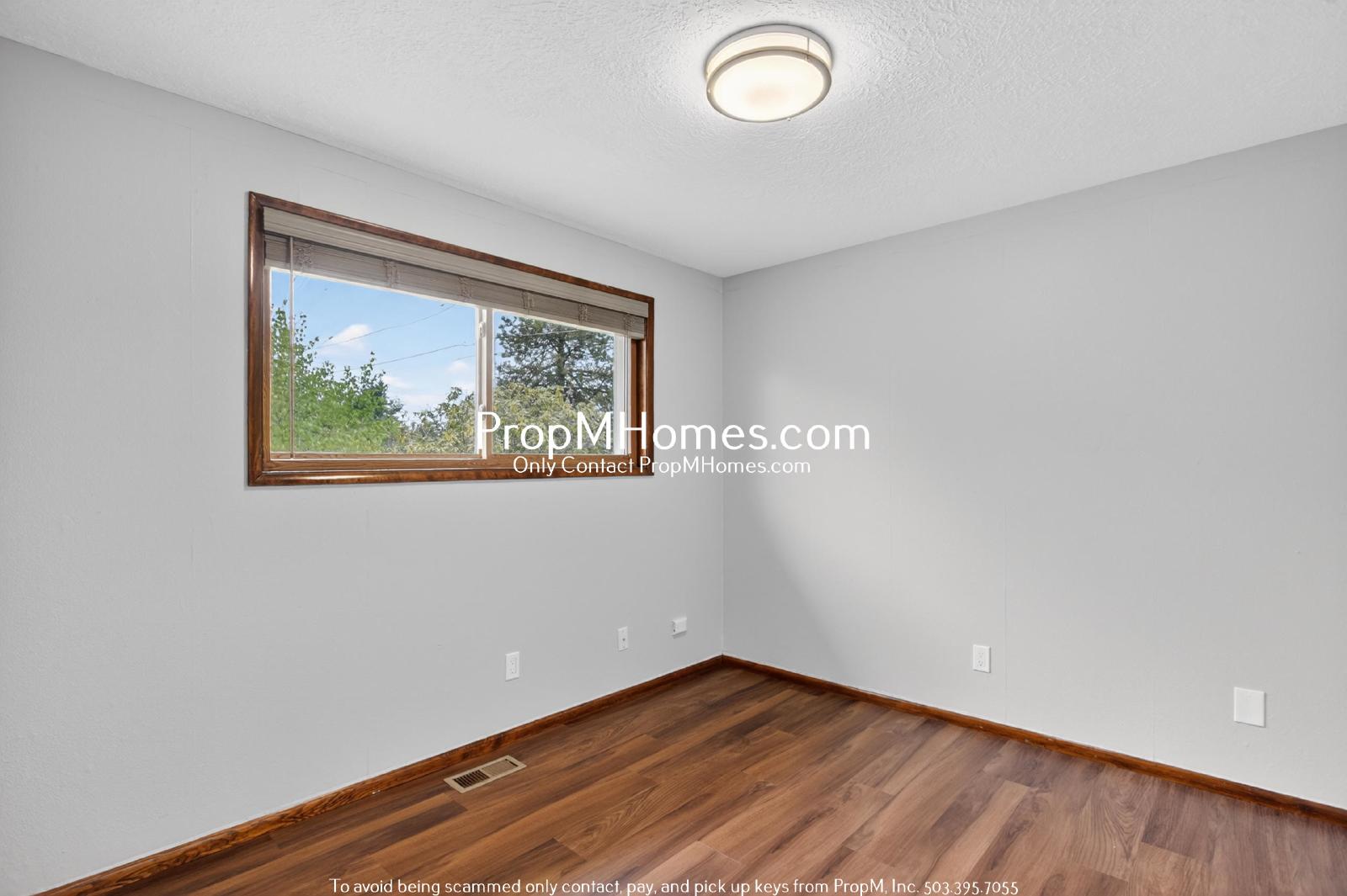 Cozy Three Bedroom Home in Oregon City! property image