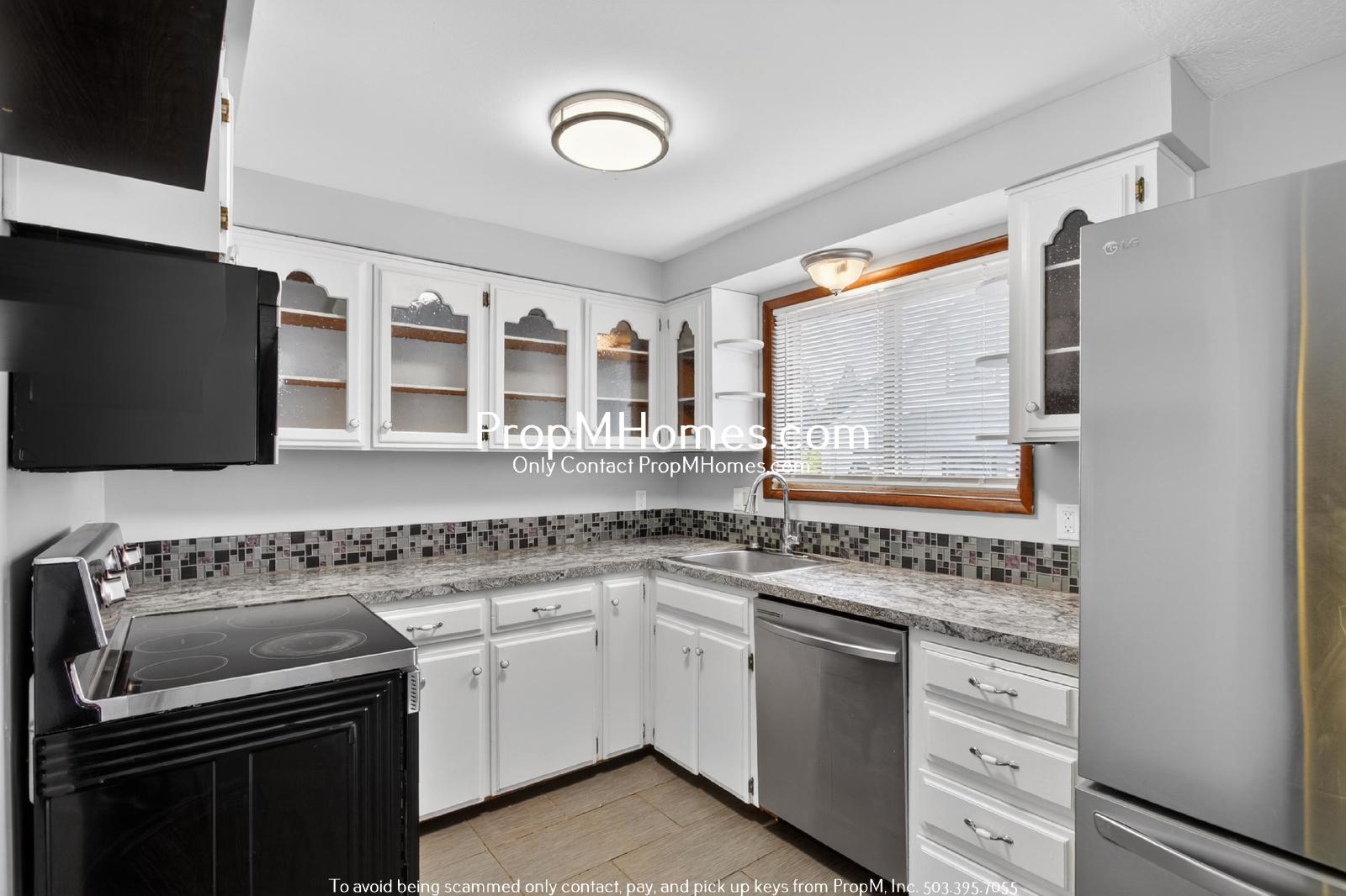 Cozy Three Bedroom Home in Oregon City! property image