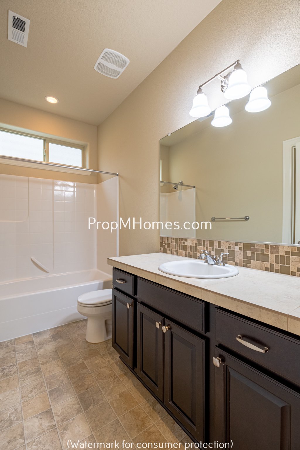 Beautiful Open Concept Four Bedroom Plus Office/Den in Villebois! property image