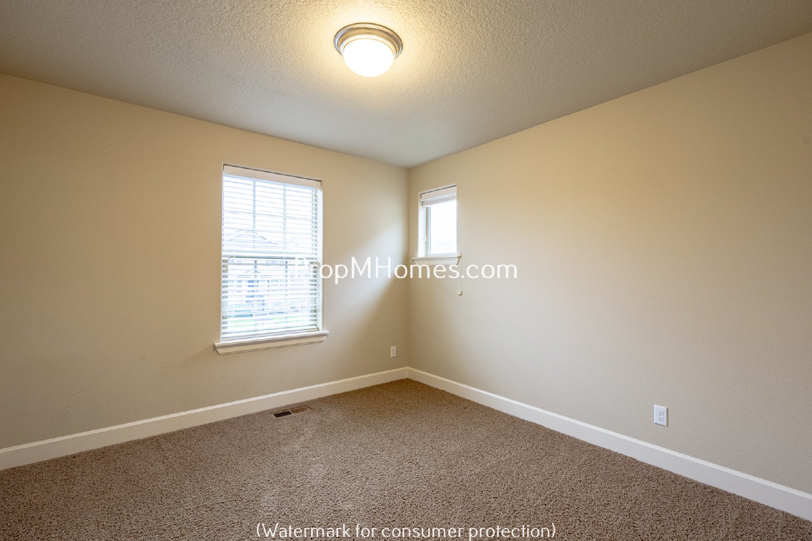 Beautiful Open Concept Four Bedroom Plus Office/Den in Villebois! property image