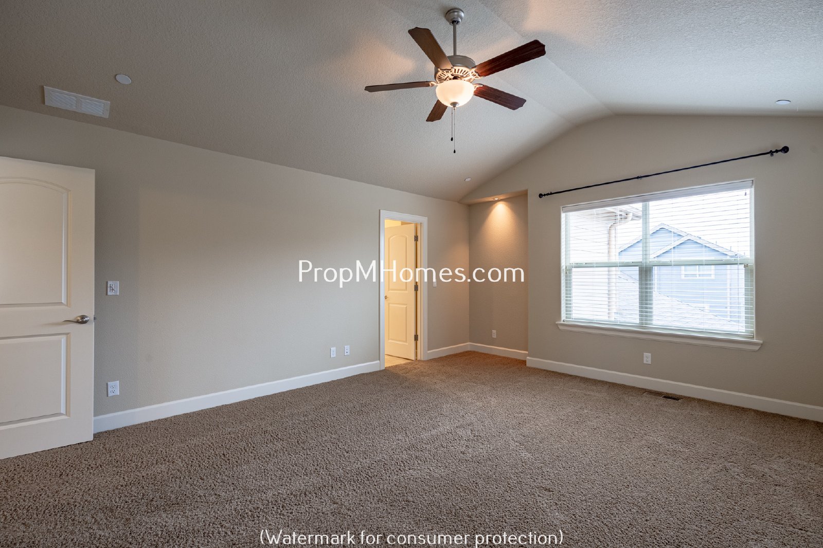 Beautiful Open Concept Four Bedroom Plus Office/Den in Villebois! property image