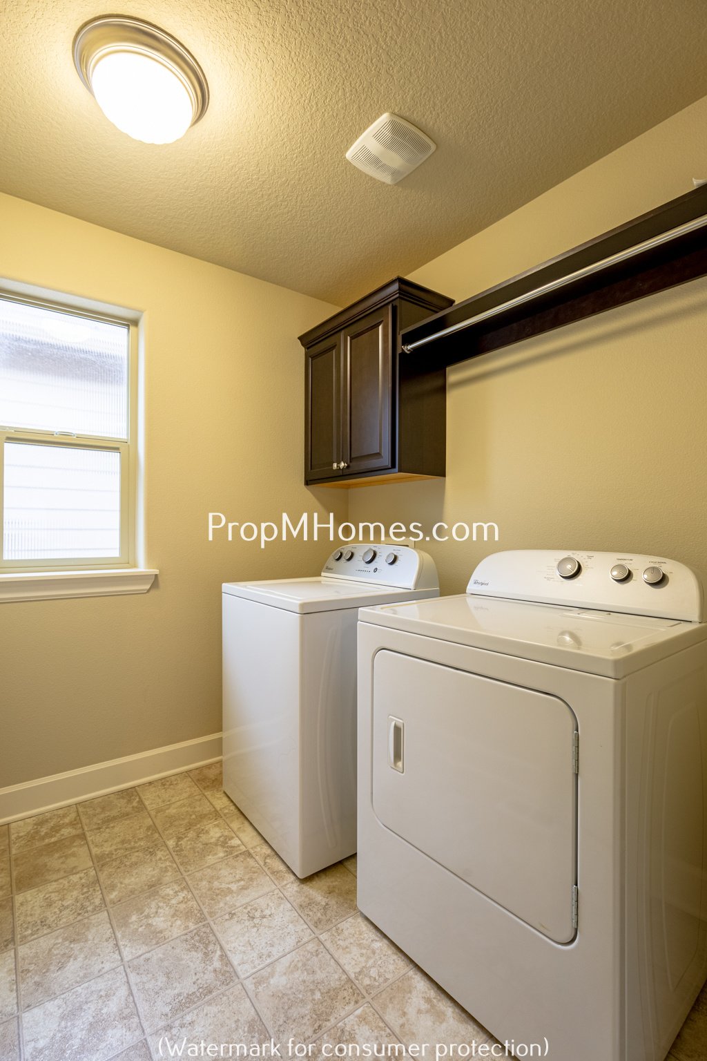 Beautiful Open Concept Four Bedroom Plus Office/Den in Villebois! property image