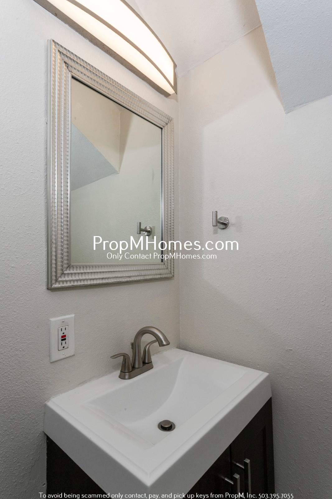 Charming One Bed Unit in Quiet Brentwood-Darlington Neighborhood! property image