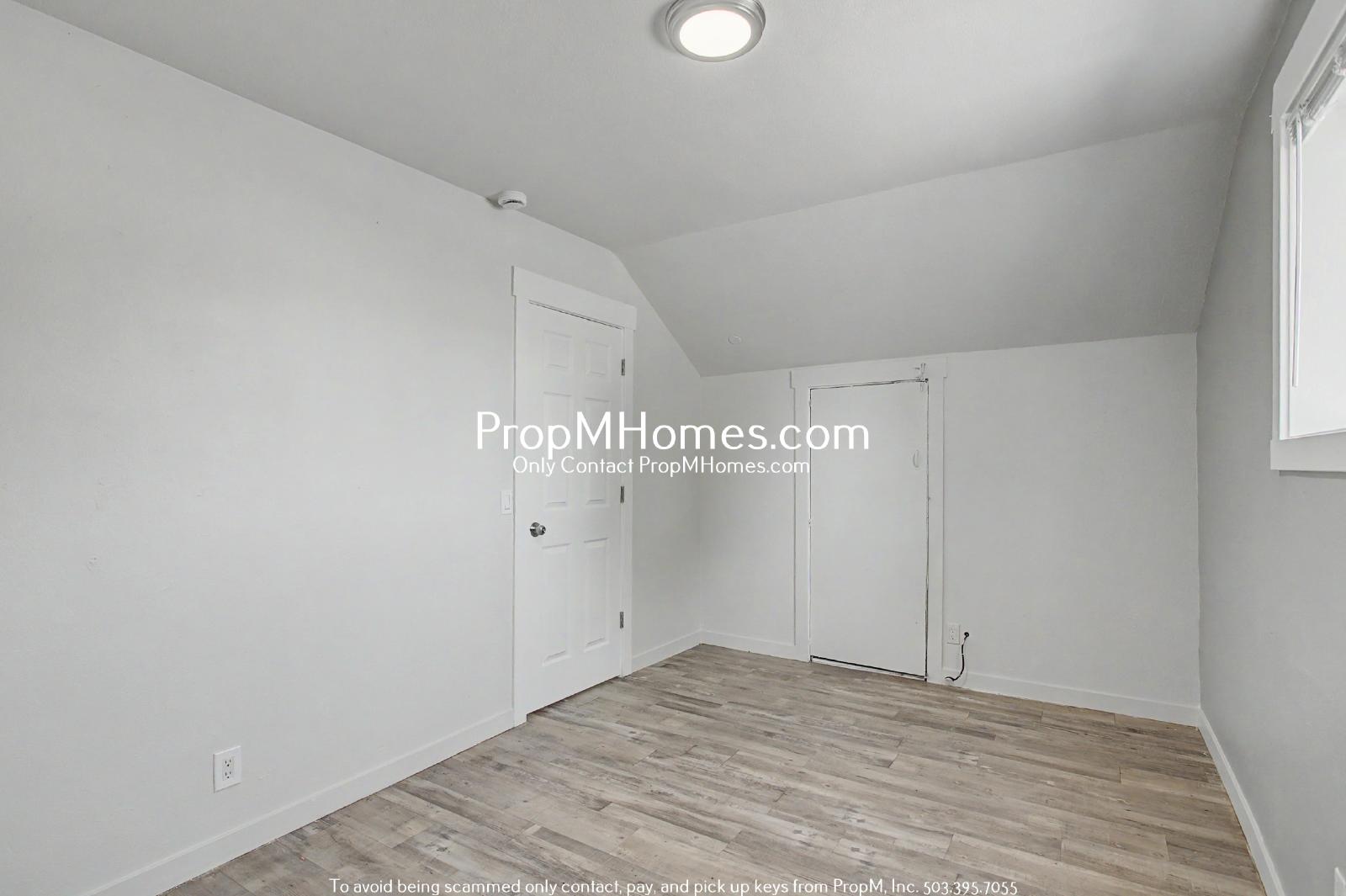 Charming One Bed Unit in Quiet Brentwood-Darlington Neighborhood! property image