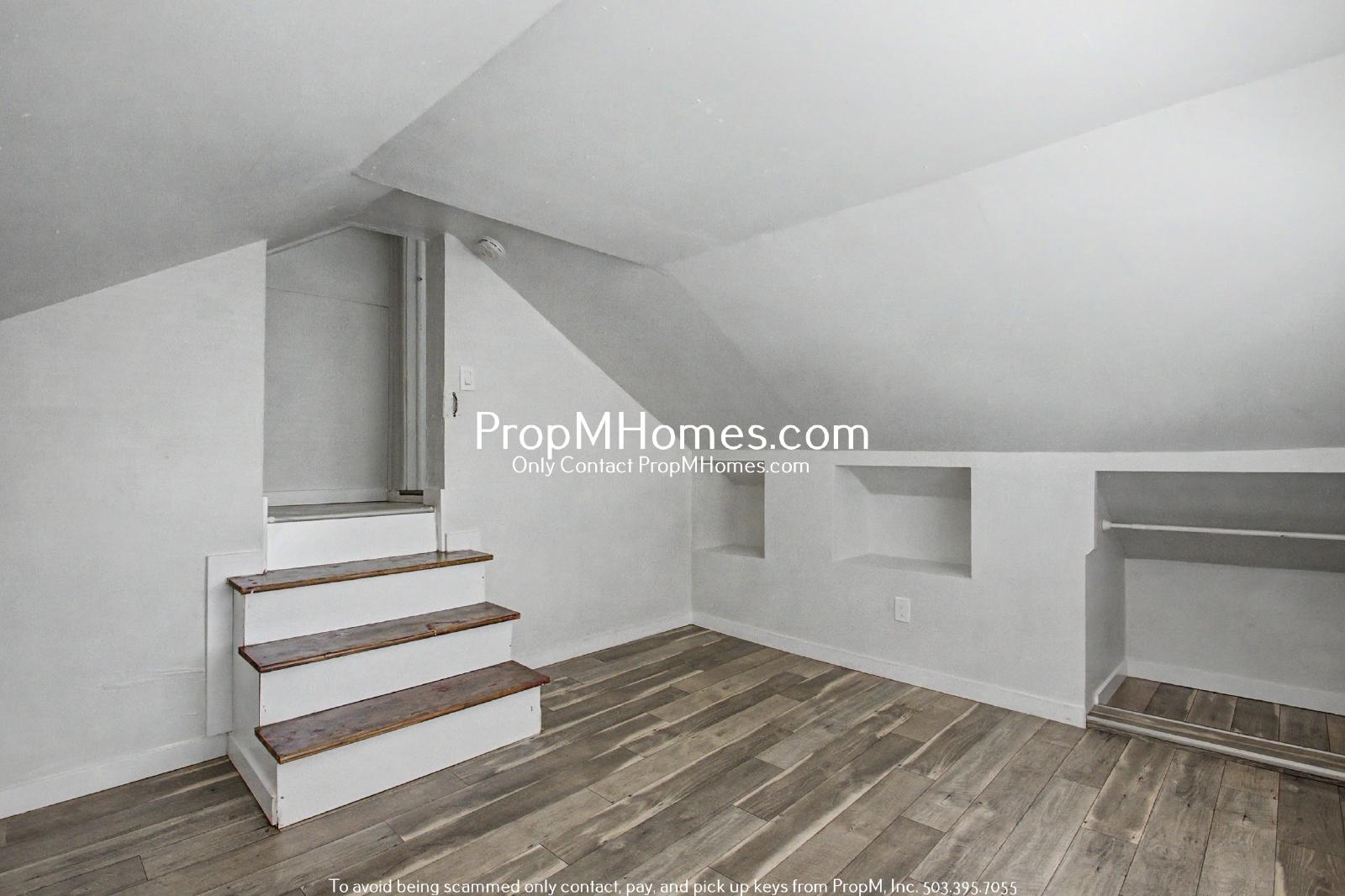 Charming One Bed Unit in Quiet Brentwood-Darlington Neighborhood! property image