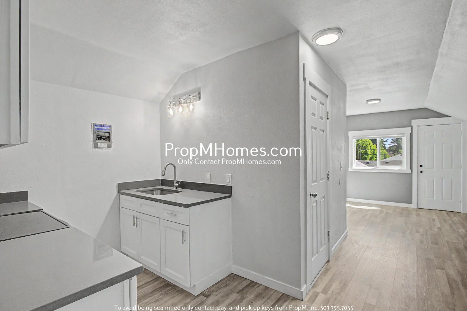 Charming One Bed Unit in Quiet Brentwood-Darlington Neighborhood! property image