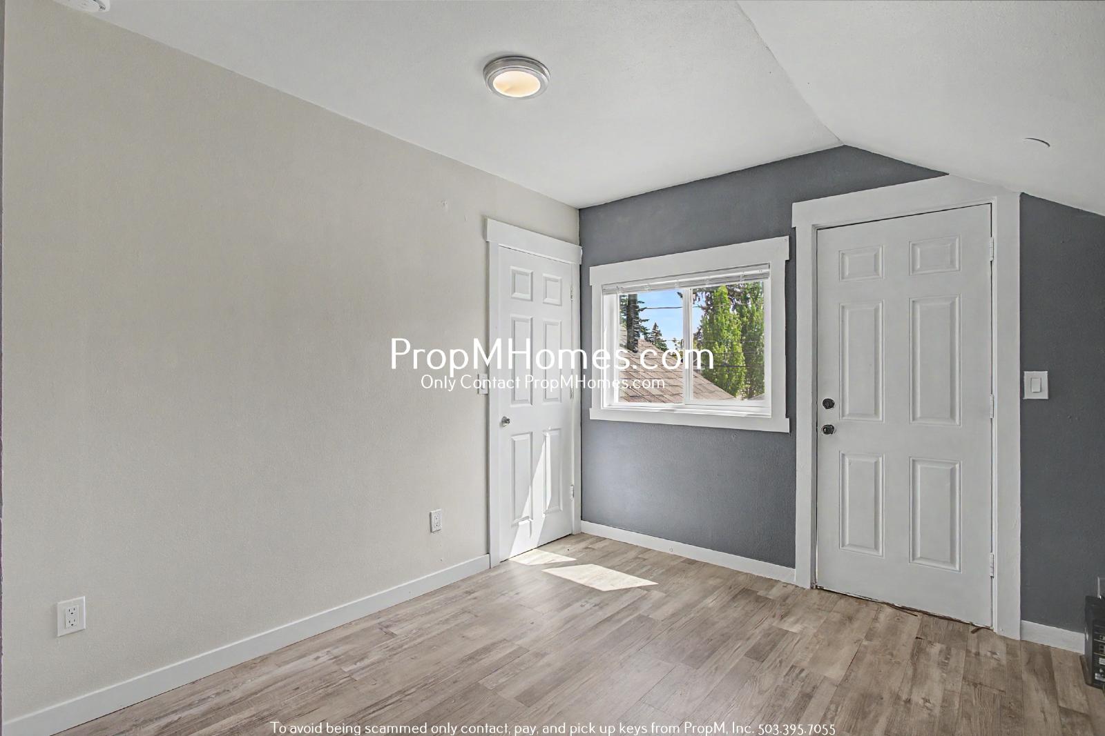 Charming One Bed Unit in Quiet Brentwood-Darlington Neighborhood! property image