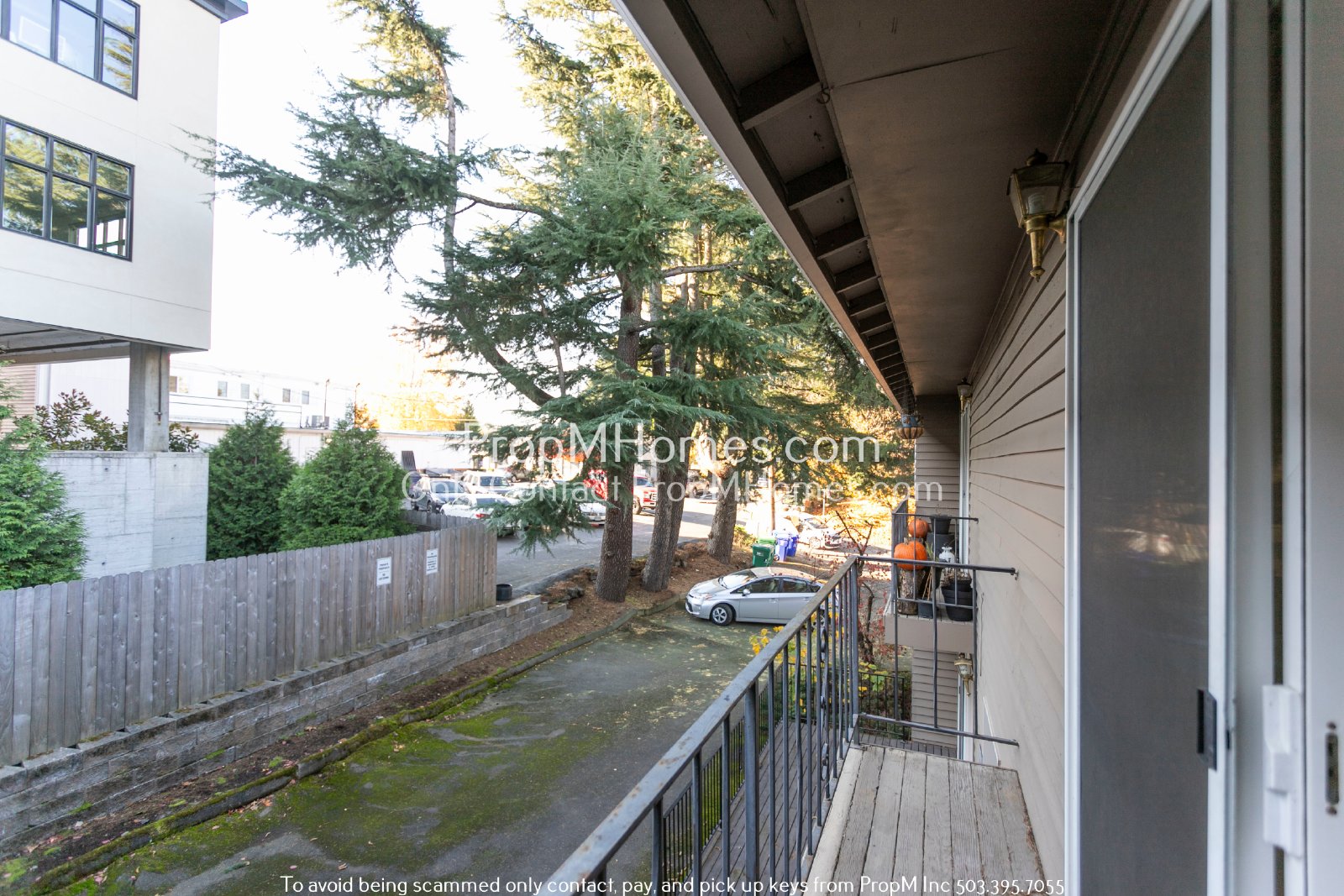 Charming Two Bedroom Unit in Multnomah Village! property image