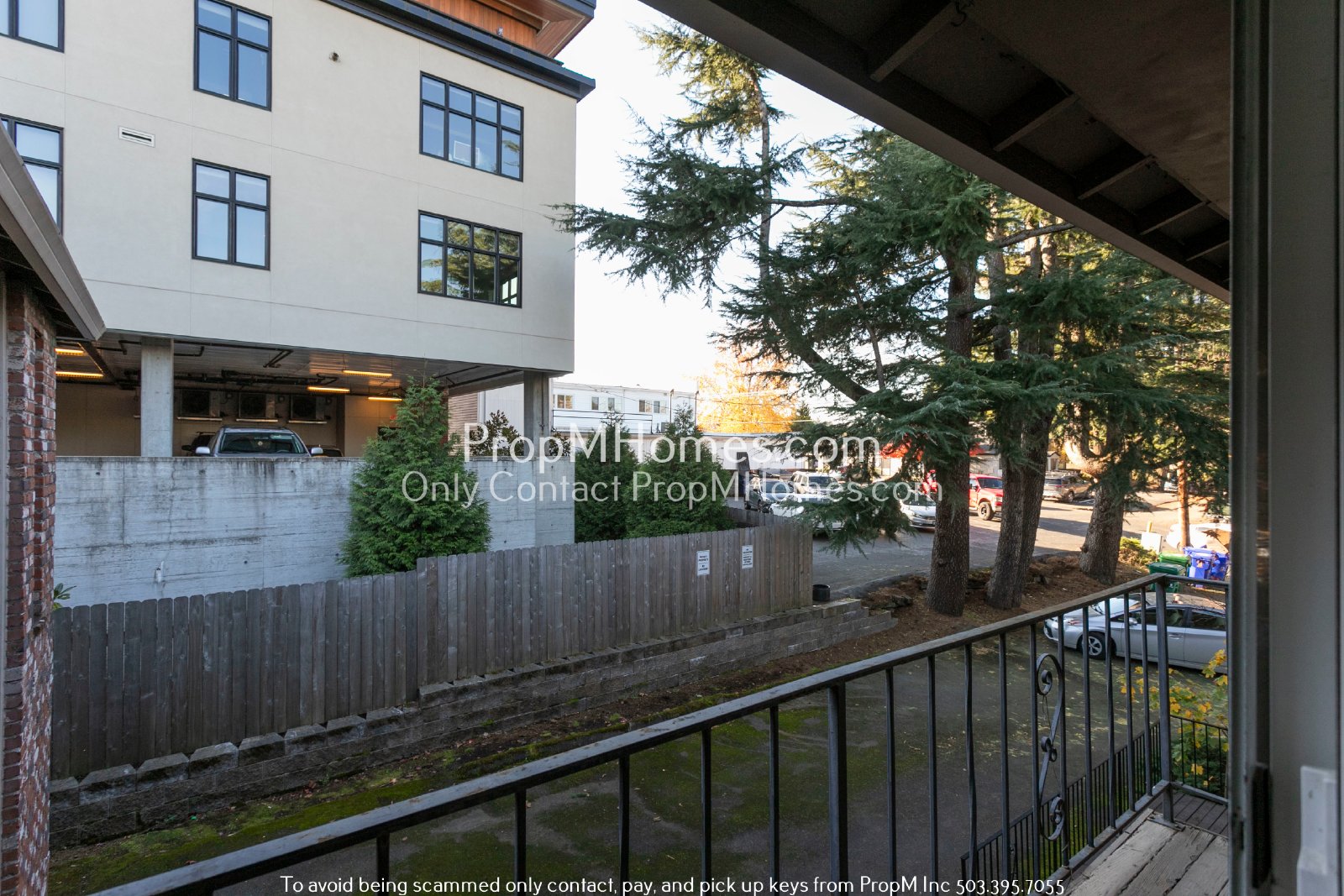 Charming Two Bedroom Unit in Multnomah Village! property image