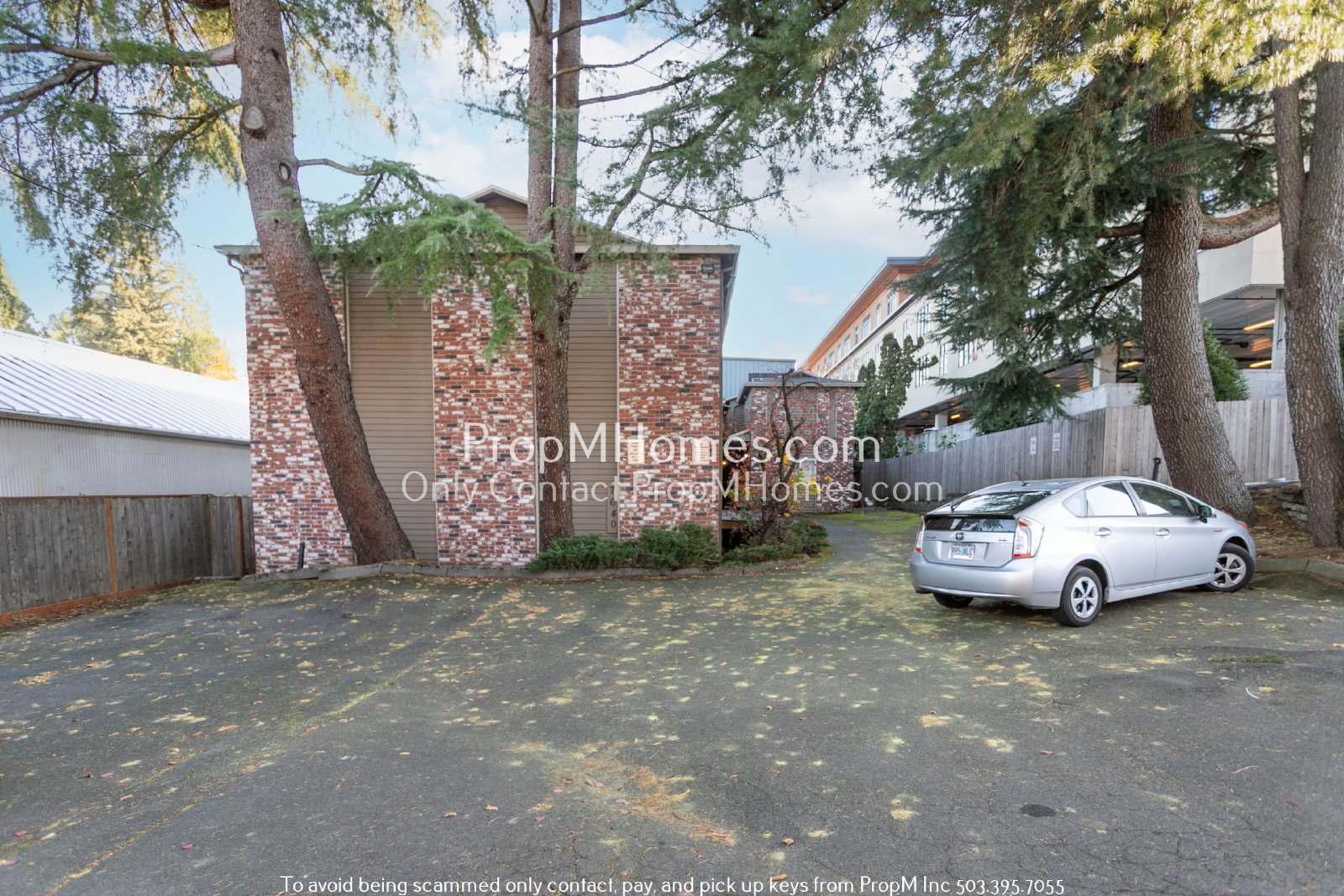 Charming Two Bedroom Unit in Multnomah Village! property image