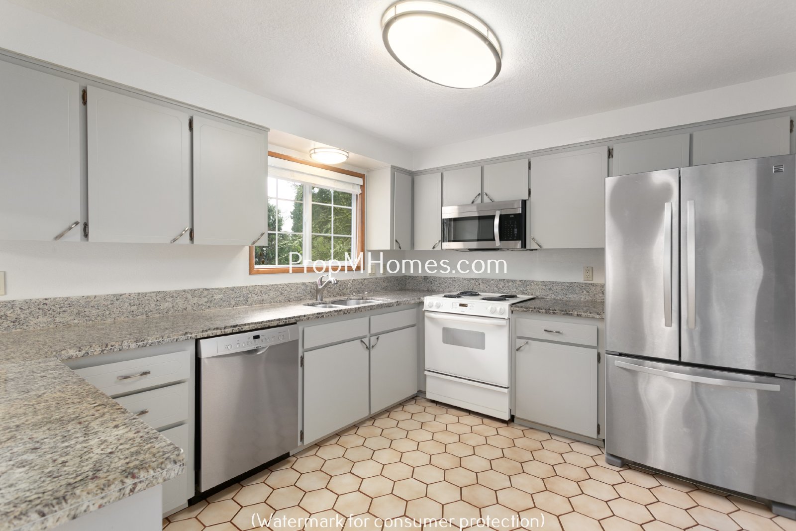 Spacious Four Bedroom Split-Level Home In Milwaukie! property image