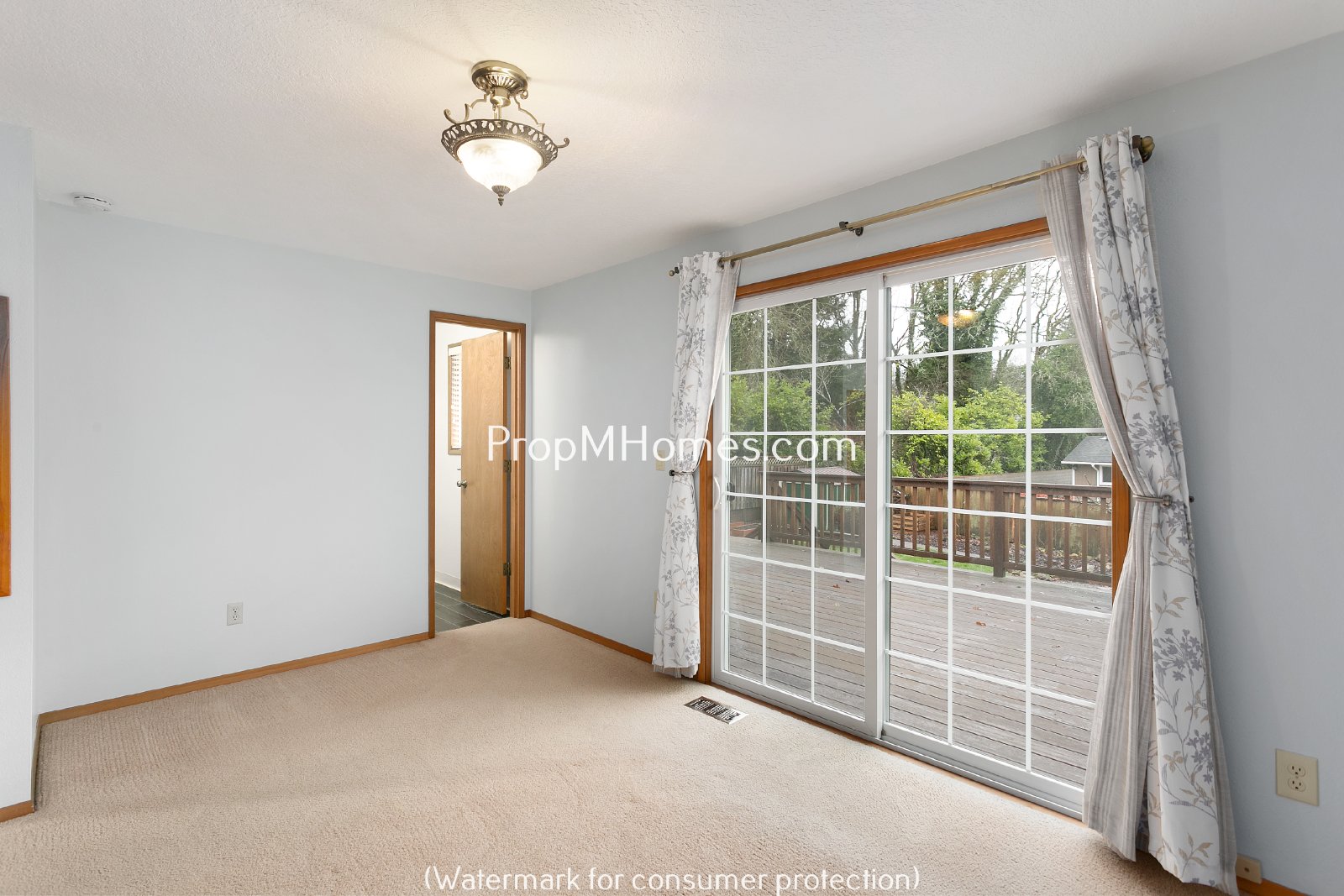 Spacious Four Bedroom Split-Level Home In Milwaukie! property image