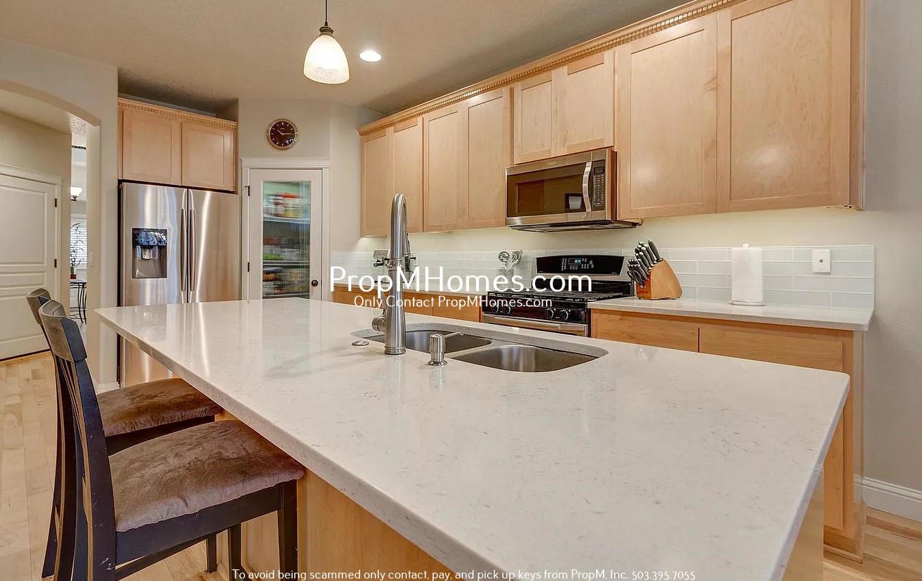 Luxury Four Bedroom Home in King City! property image