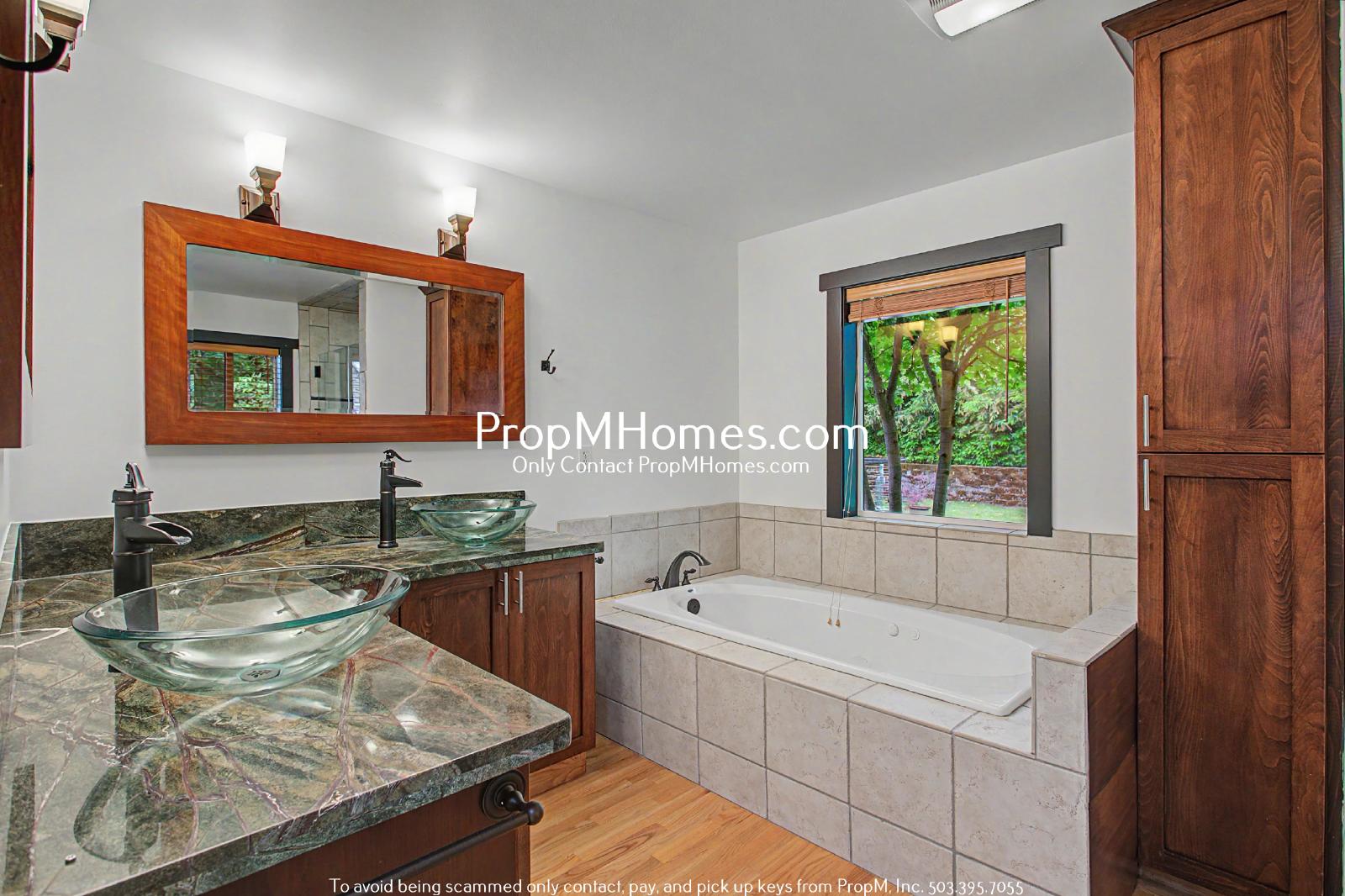 Unique Luxury Three Bedroom Home in Hallinan! property image