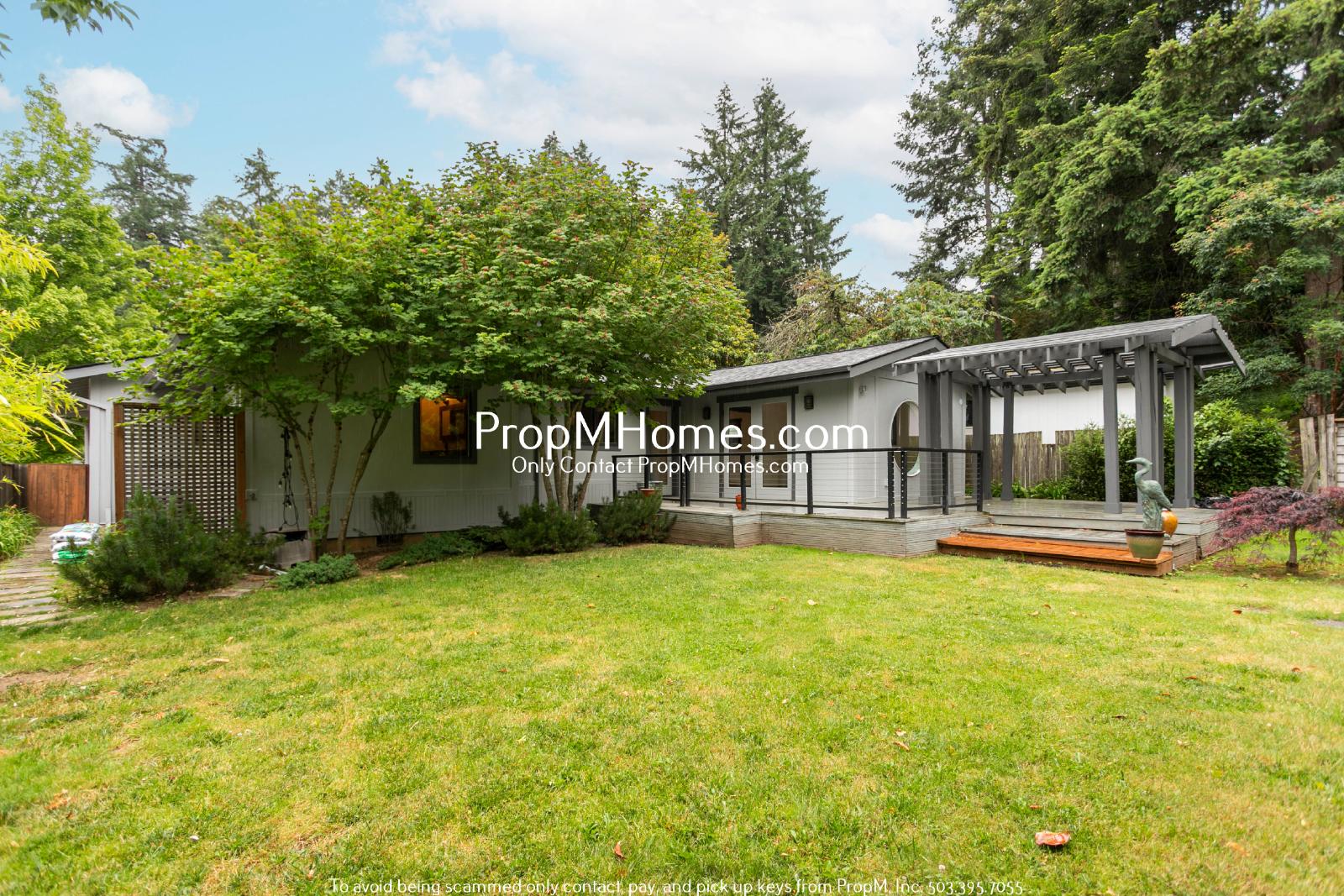 Unique Luxury Three Bedroom Home in Hallinan! property image