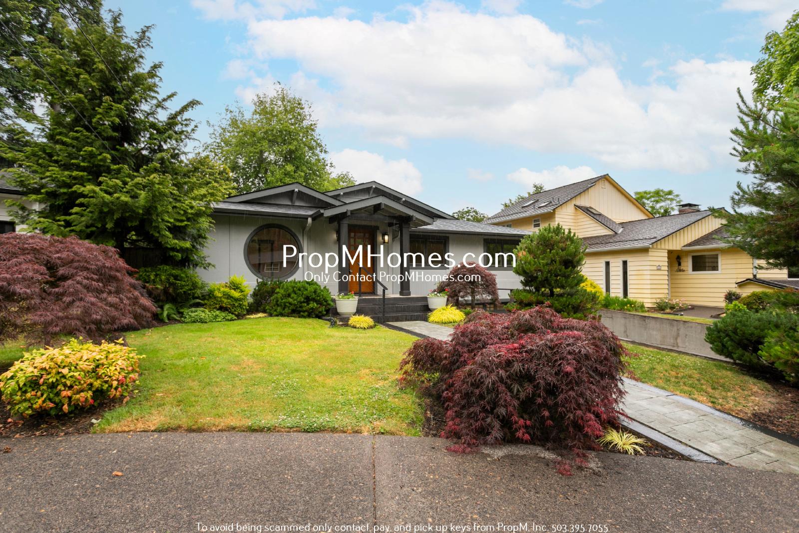Unique Luxury Three Bedroom Home in Hallinan! property image