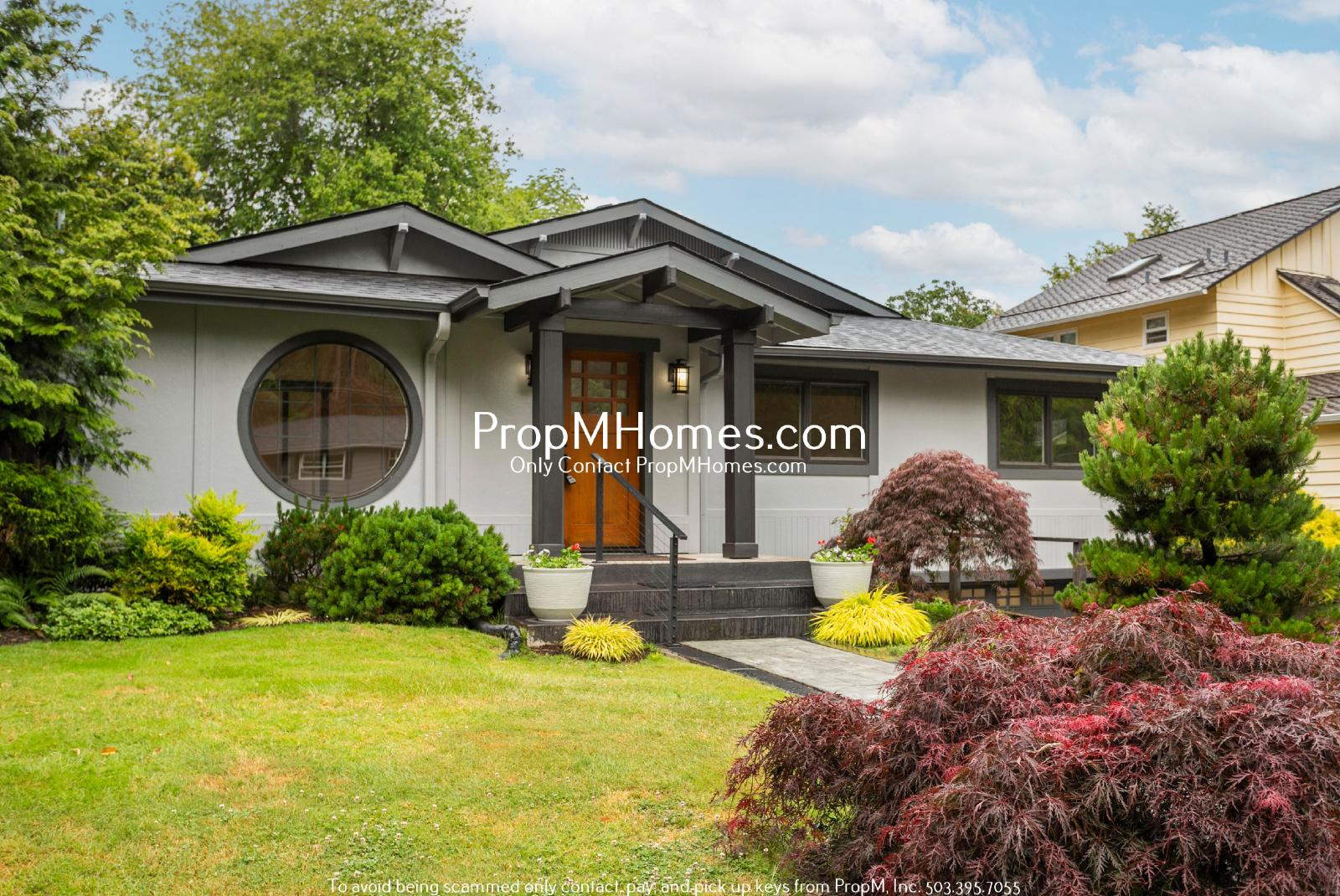Unique Luxury Three Bedroom Home in Hallinan! property image