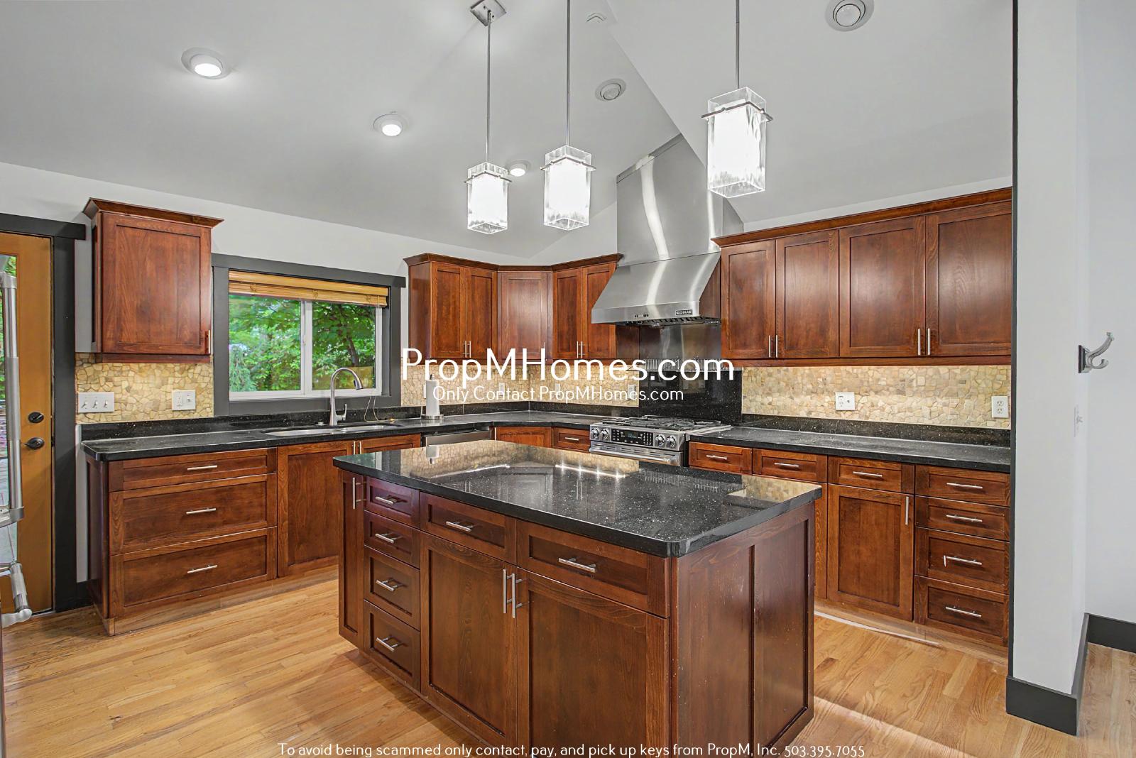 Unique Luxury Three Bedroom Home in Hallinan! property image