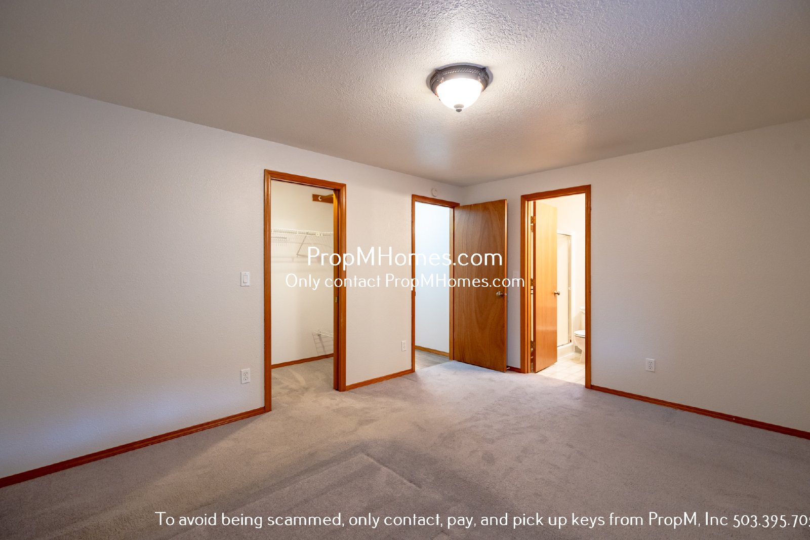 Light and Bright Classic Two Bedroom Home In Oak Grove! property image