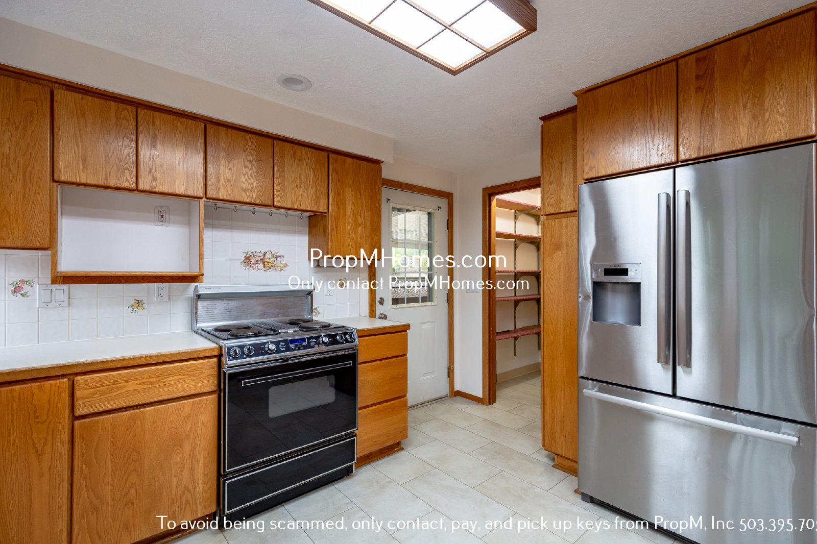 Light and Bright Classic Two Bedroom Home In Oak Grove! property image