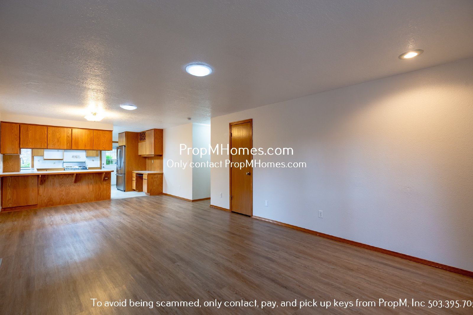 Light and Bright Classic Two Bedroom Home In Oak Grove! property image