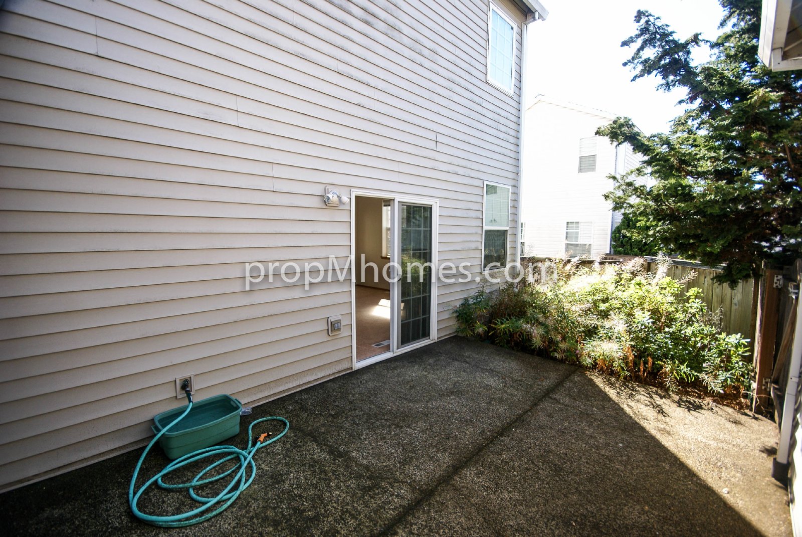 Beautiful Three Bedroom Townhouse - Prime Clackamas Location! property image