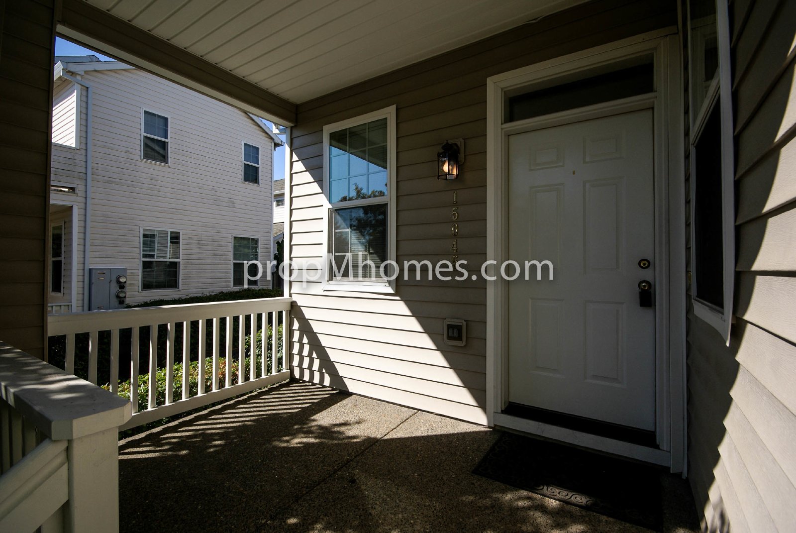 Beautiful Three Bedroom Townhouse - Prime Clackamas Location! property image