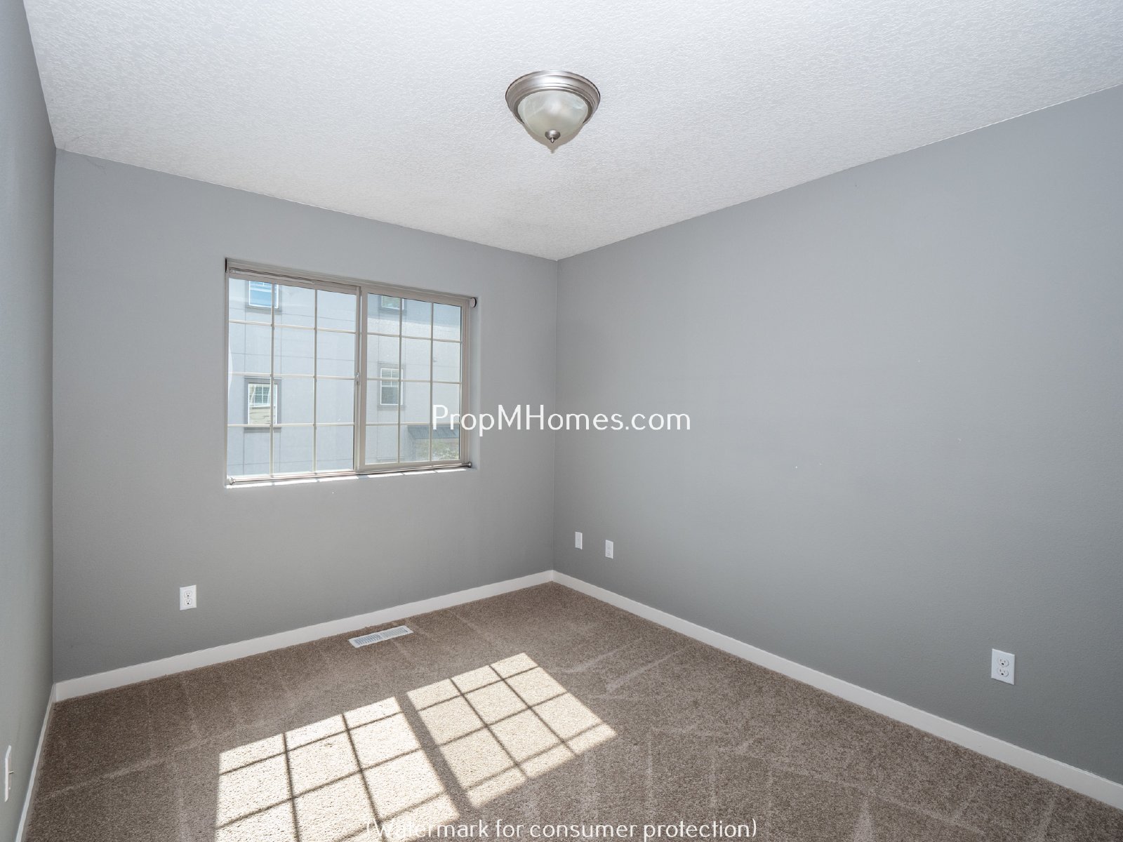 Fantastic Three Bedroom Home In Wilsonville On Corner Lot! property image