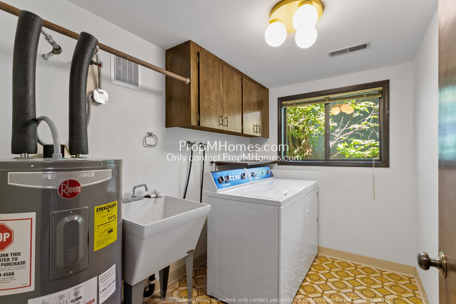 Mid-Century Modern Three Bedroom in Happy Valley! property image