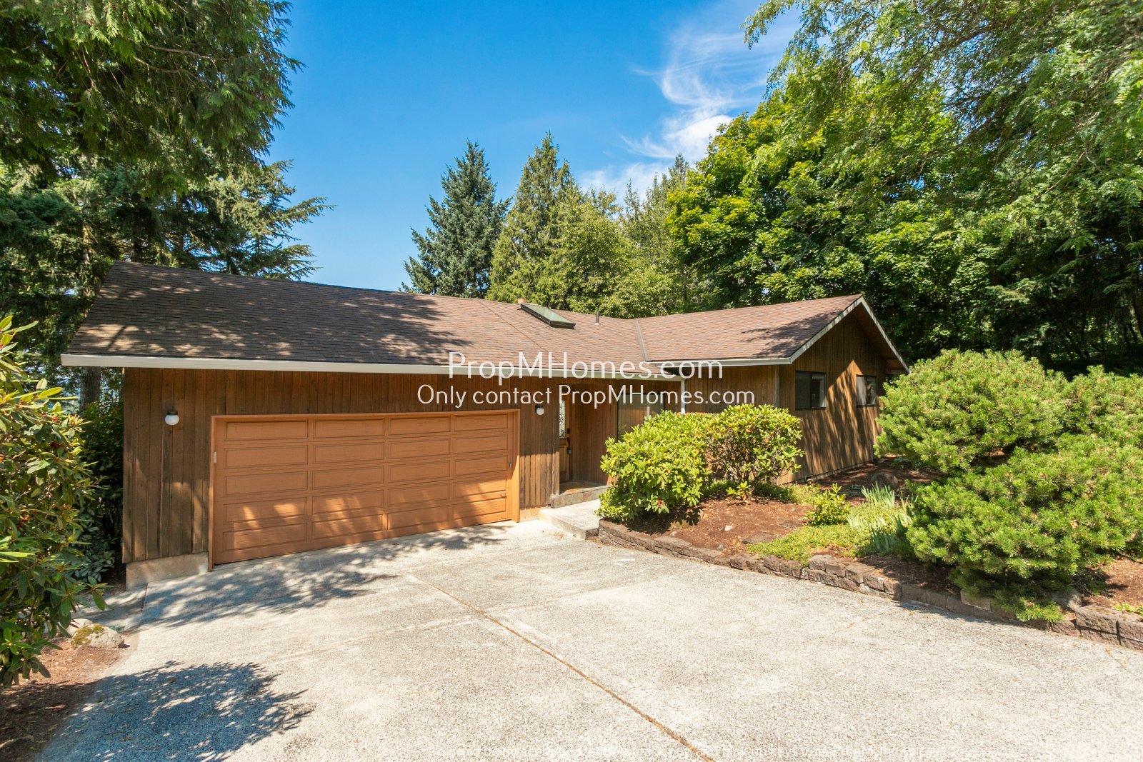 Mid-Century Modern Three Bedroom in Happy Valley! property image