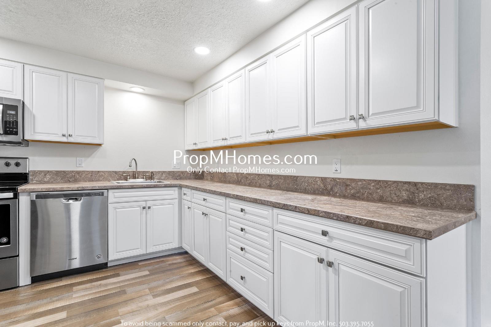 Updated Two Bedroom Duplex in Newberg! property image