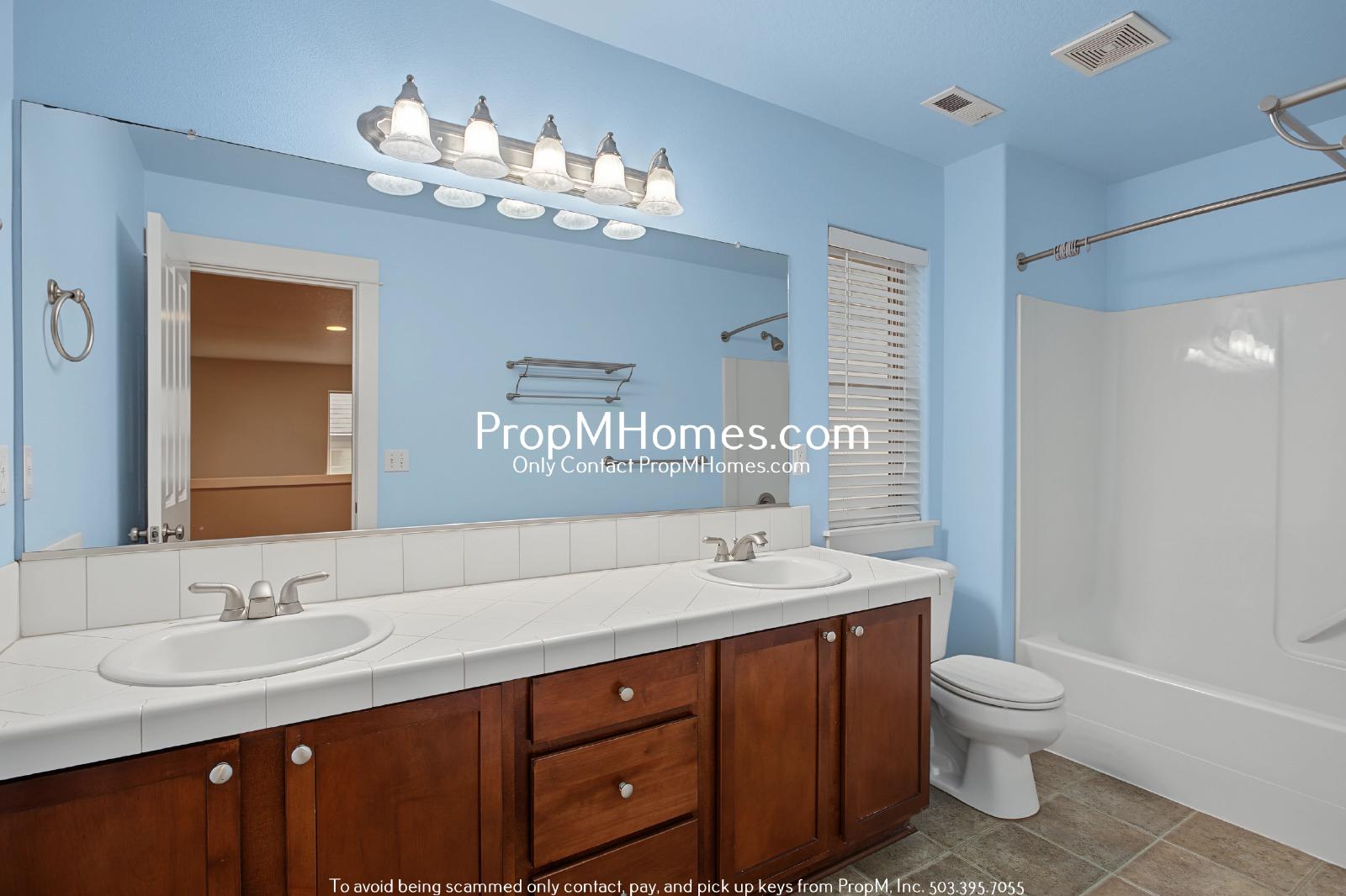 Beautiful Open Concept Three Bedroom Home In Bethany! property image