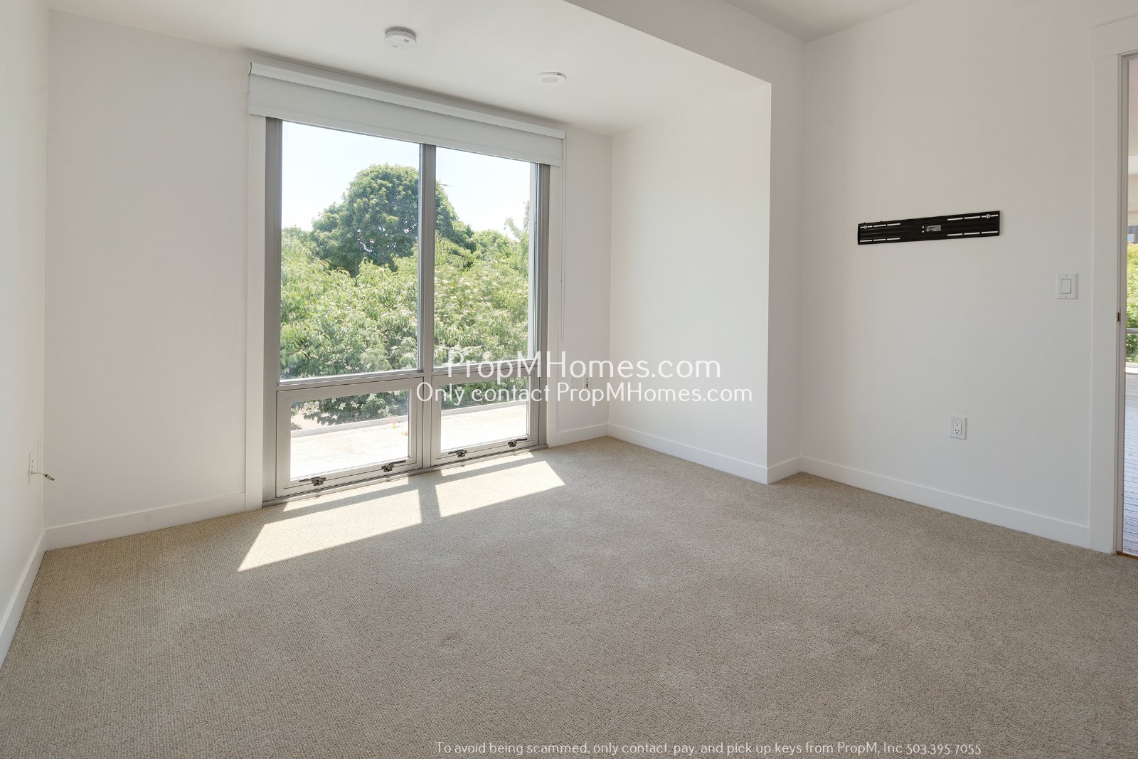 Luxurious One Bedroom Condo at the Pearl District Waterfront! property image